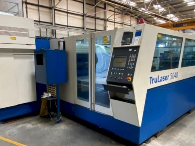 Vista frontal de la máquina Trumpf TruLaser 5040