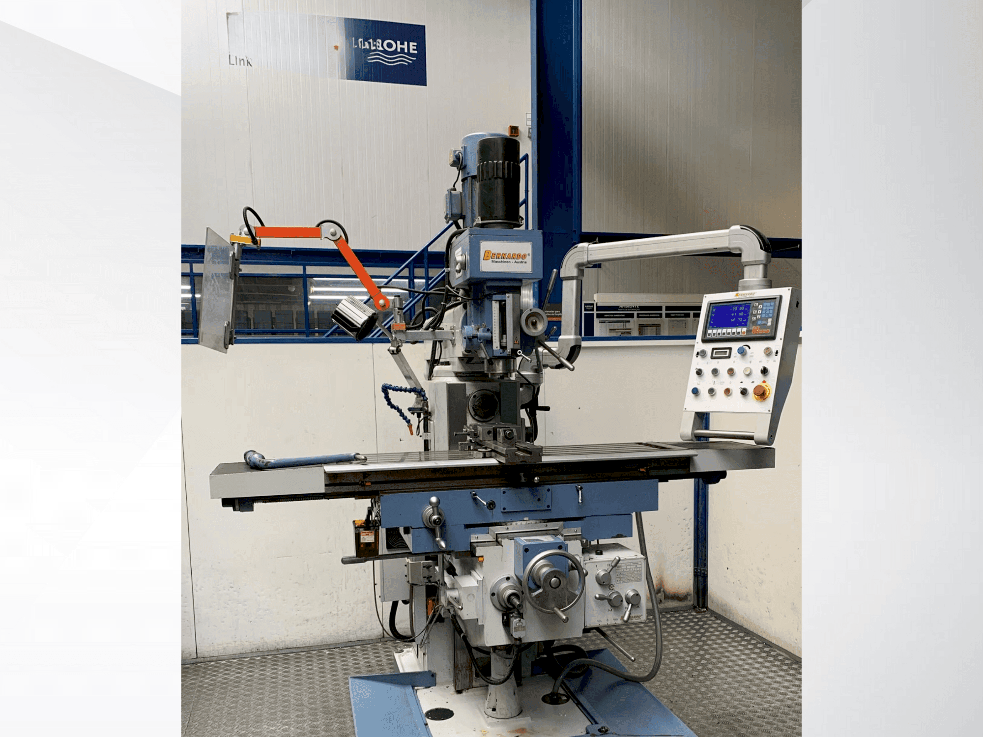 Vista frontal de la máquina Bernardo UWF 95 N