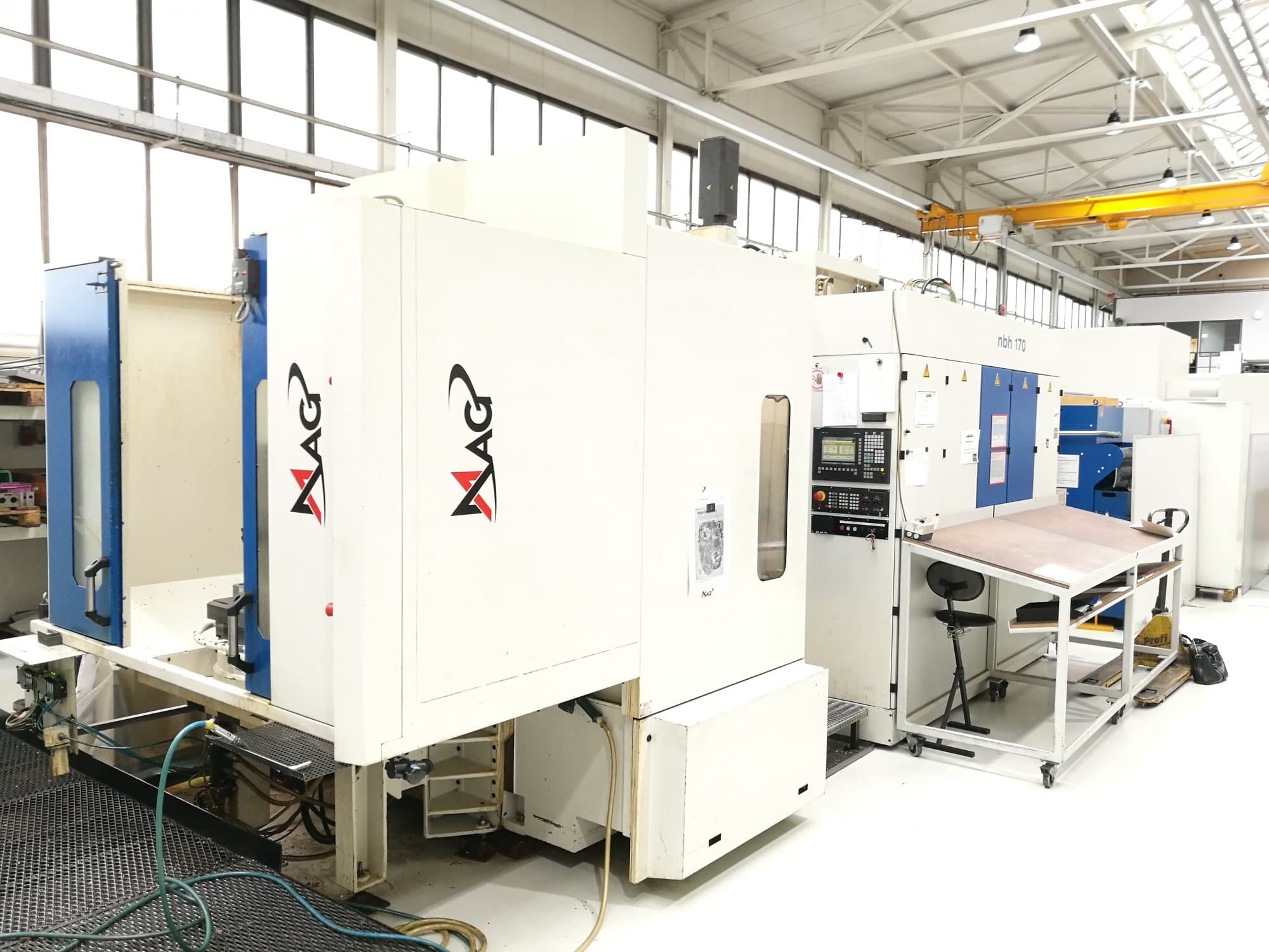 Vista izquierda de la máquina Hueller Hille NBH 170