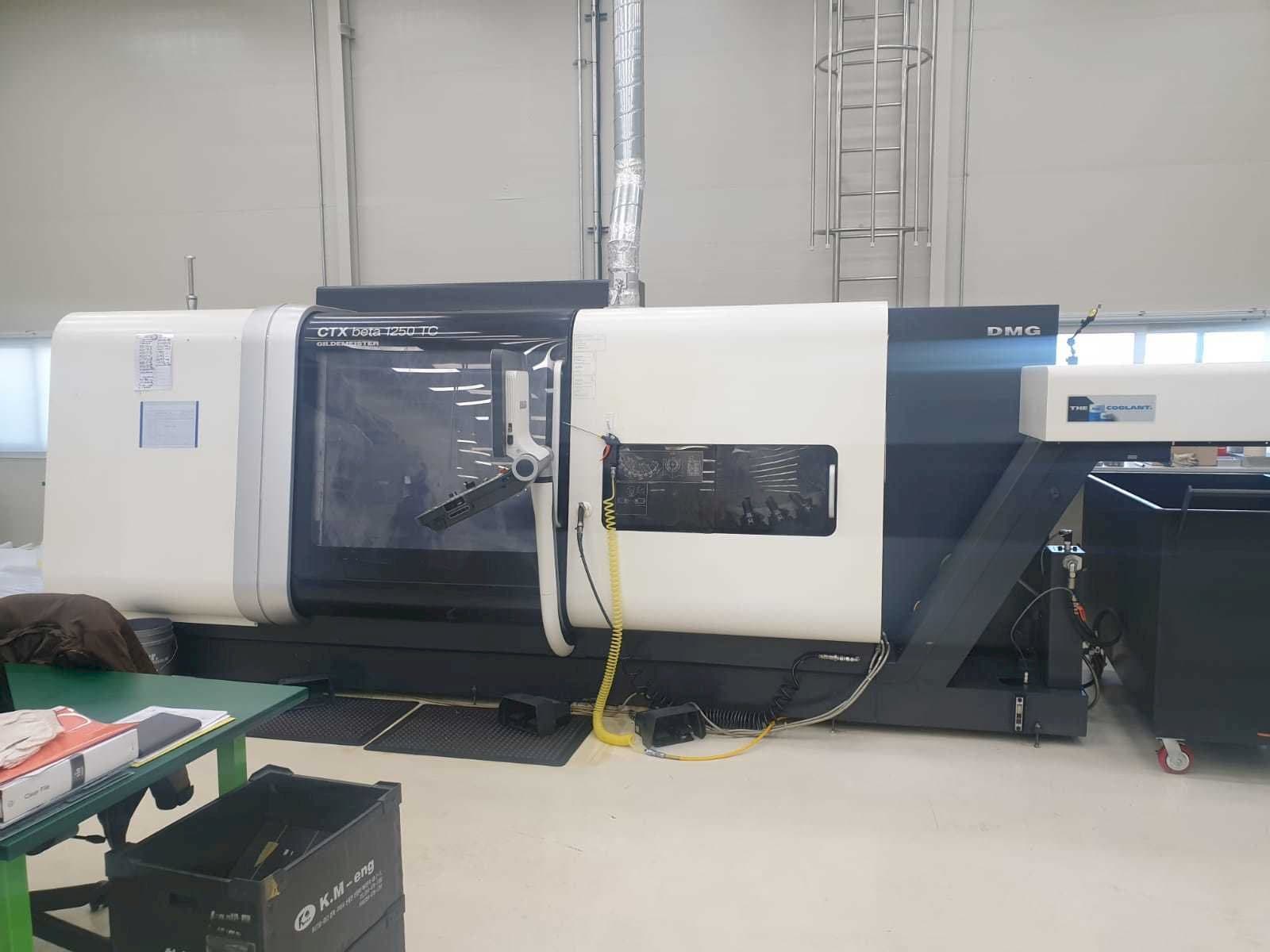 Vista frontal de la máquina DMG MORI Gildemeister CTX Beta 1250 TC