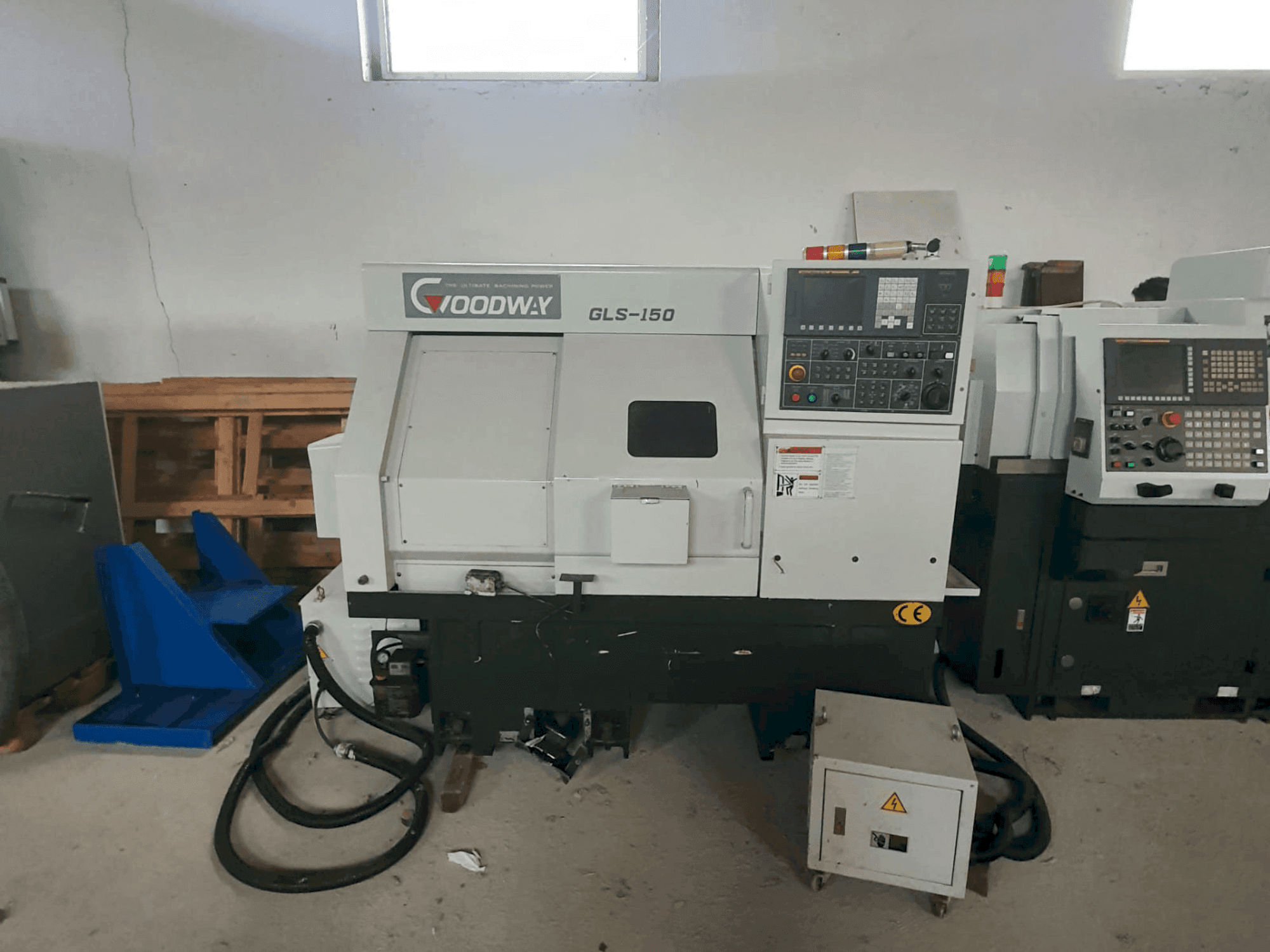 Vista frontal de la máquina Goodway GLS-150 M