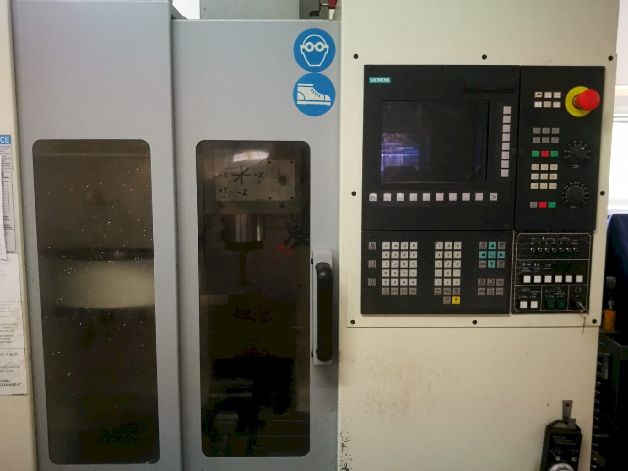 Vista frontal de la máquina Chevalier 1418 VMC-40