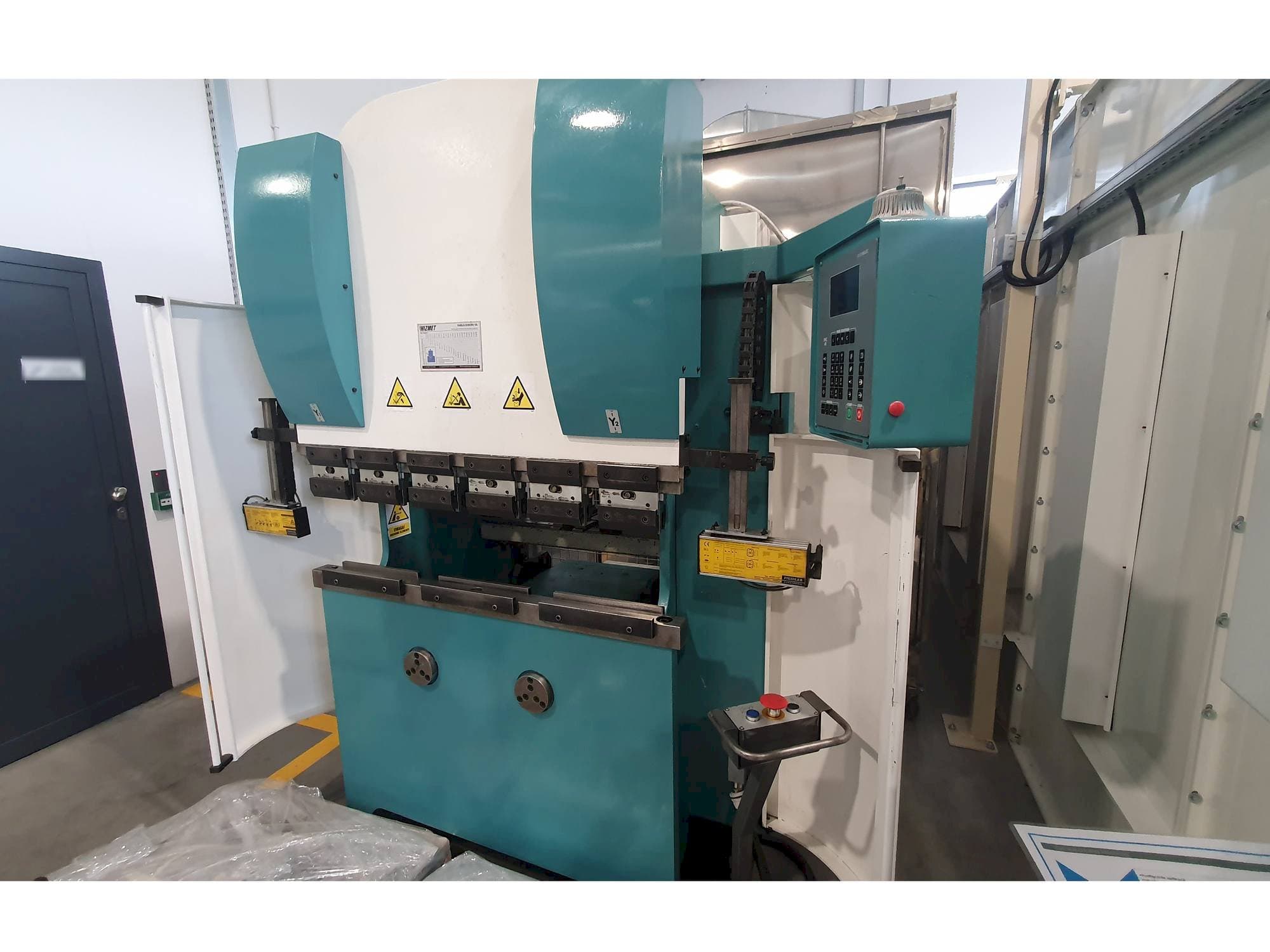 Vista frontal de la máquina Vimercati PHSY 30X1250