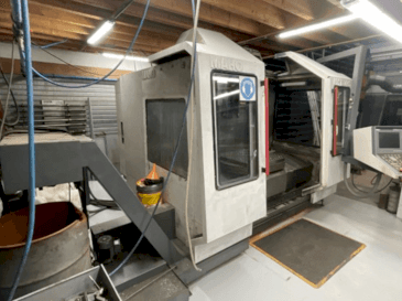 Vista frontal de la máquina MAHO MH1200S