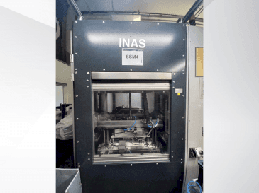 Vista frontal de la máquina INAS VSM 210