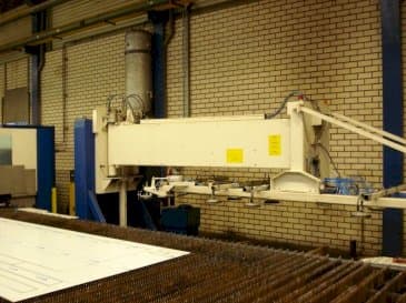 Vista frontal de la máquina TRUMPF Loadmaster