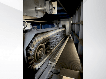 Vista frontal de la máquina LISSMAC SBM-M 1500 B2