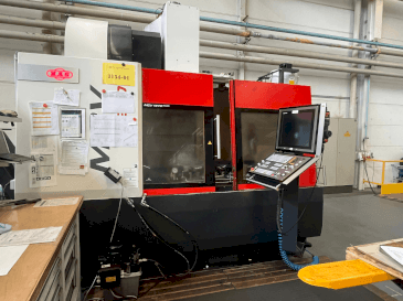 Vista frontal de la máquina MAS MCV 1270 Power