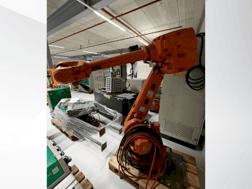 Vista frontal de la máquina ABB IRB 4600