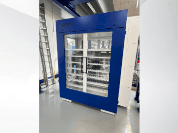 Vista lateral der RÖDERS RCS2 Maschine