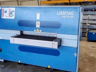 Vista frontal de la máquina LISSMAC SBM-M 1000 B2