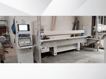Vista frontal de la máquina MASTERWOOD OM B1 CN3KF