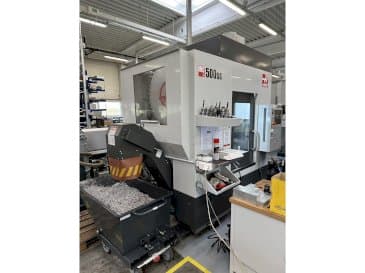 Vista frontal de la máquina HAAS UMC-500SS