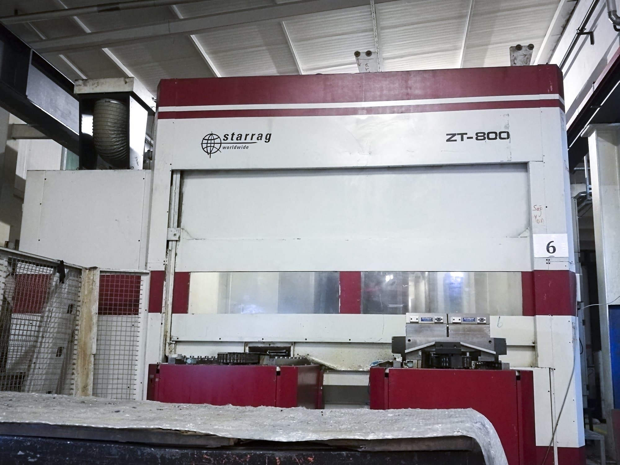 Vista frontal de la máquina Starrag ZT 800/130