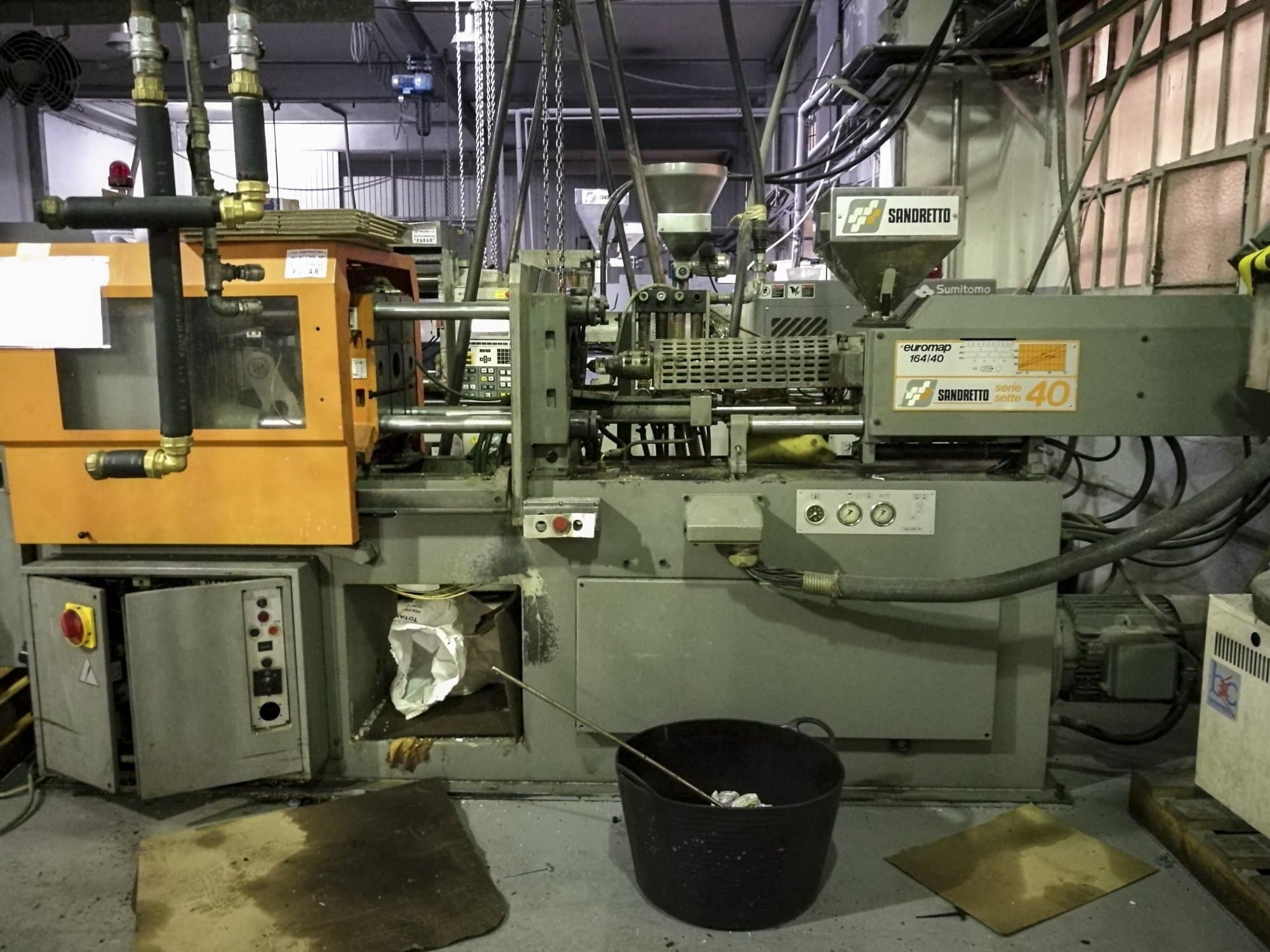 Vista frontal de la máquina SANDRETTO S.7.40