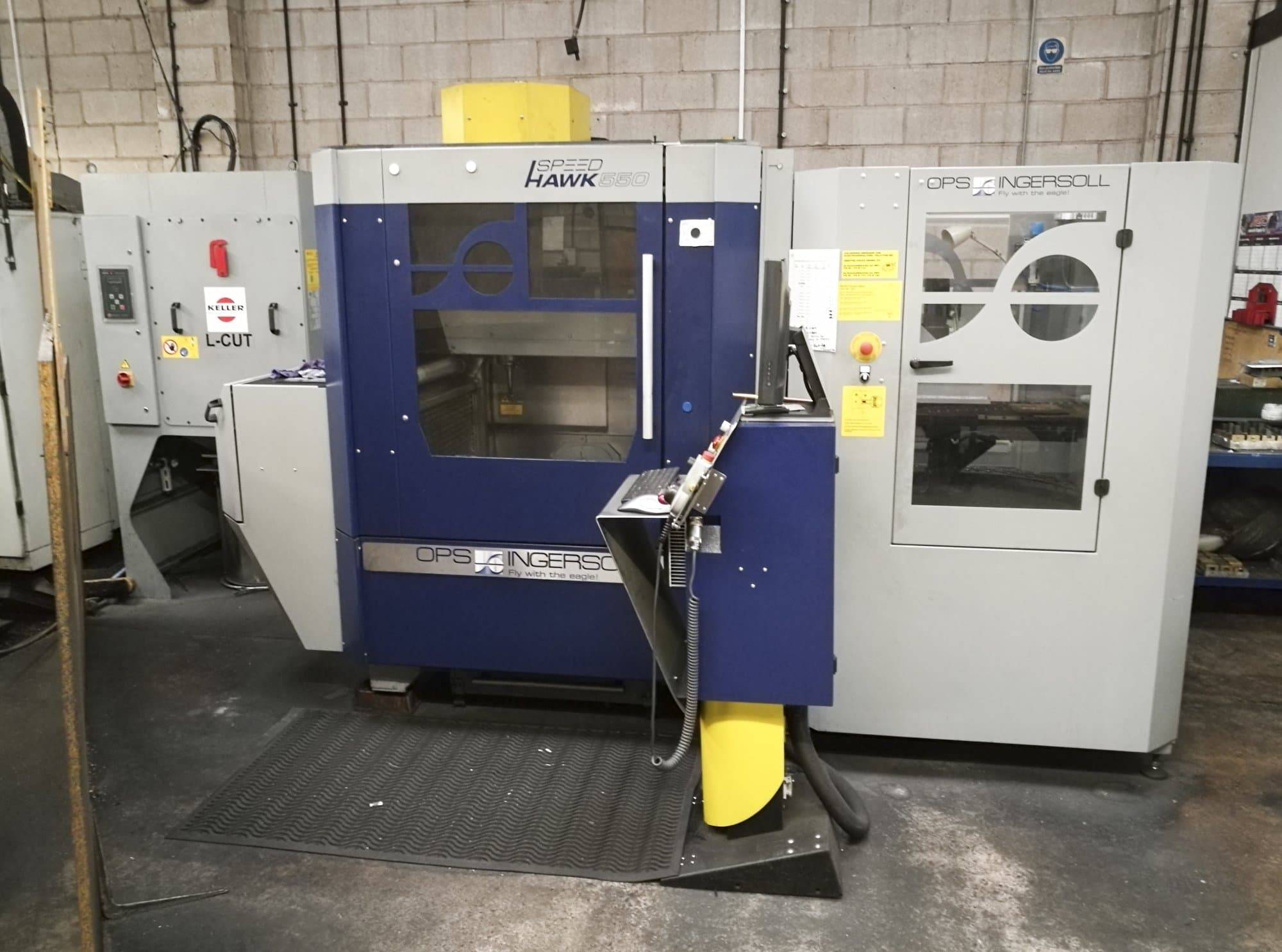 Vista frontal de la máquina OPS-INGERSOLL Speed Hawk 550