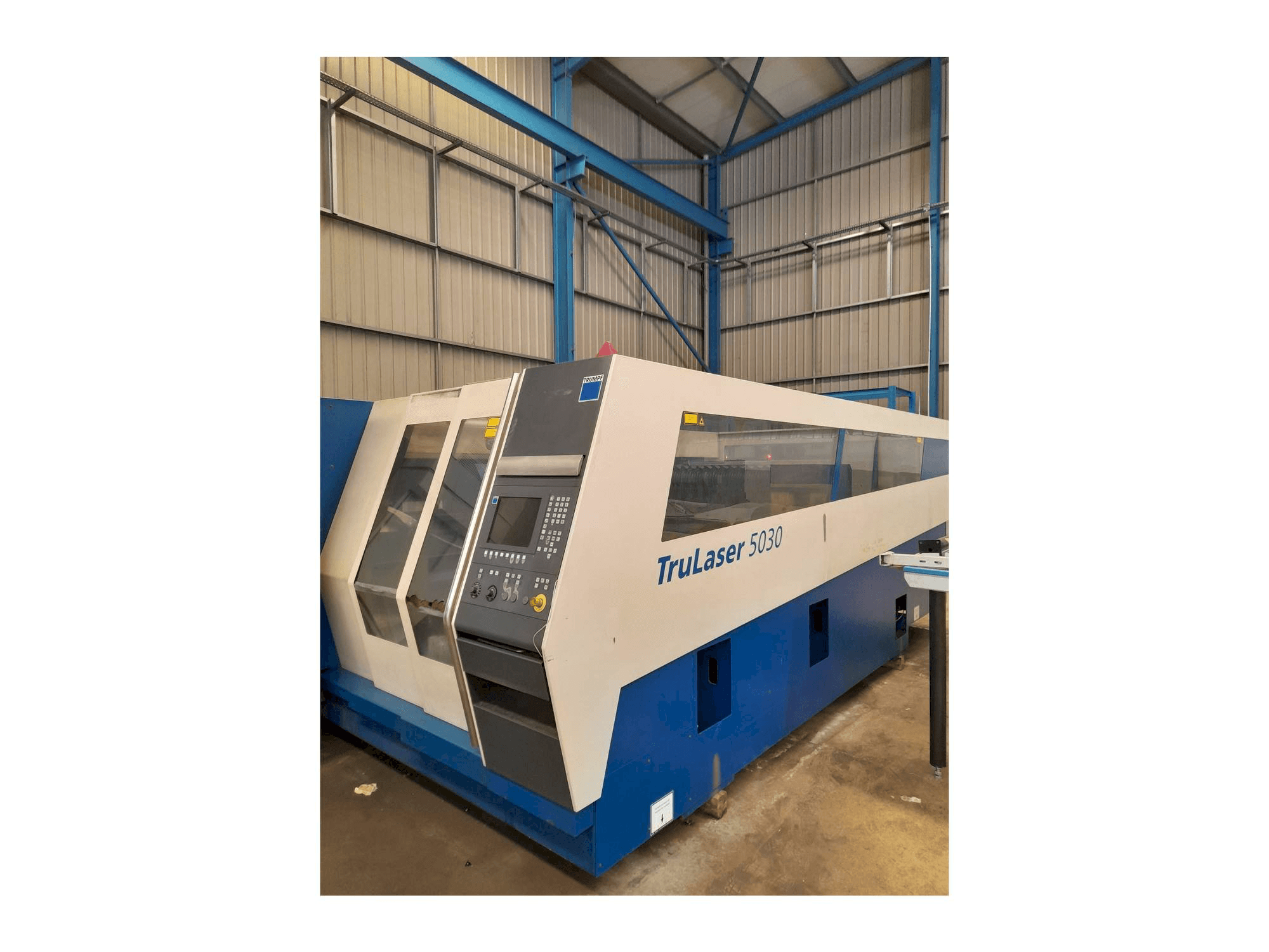 Vista frontal de la máquina Trumpf Trulaser 5030