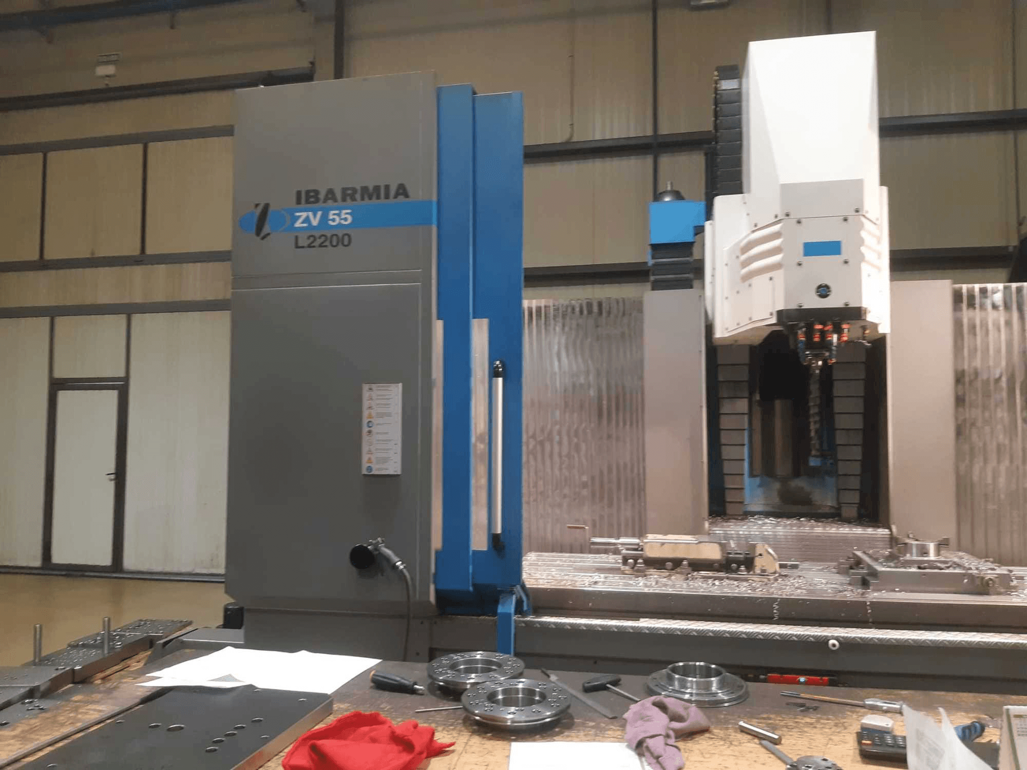 Vista frontal de la máquina IBARMIA ZV55 L2200