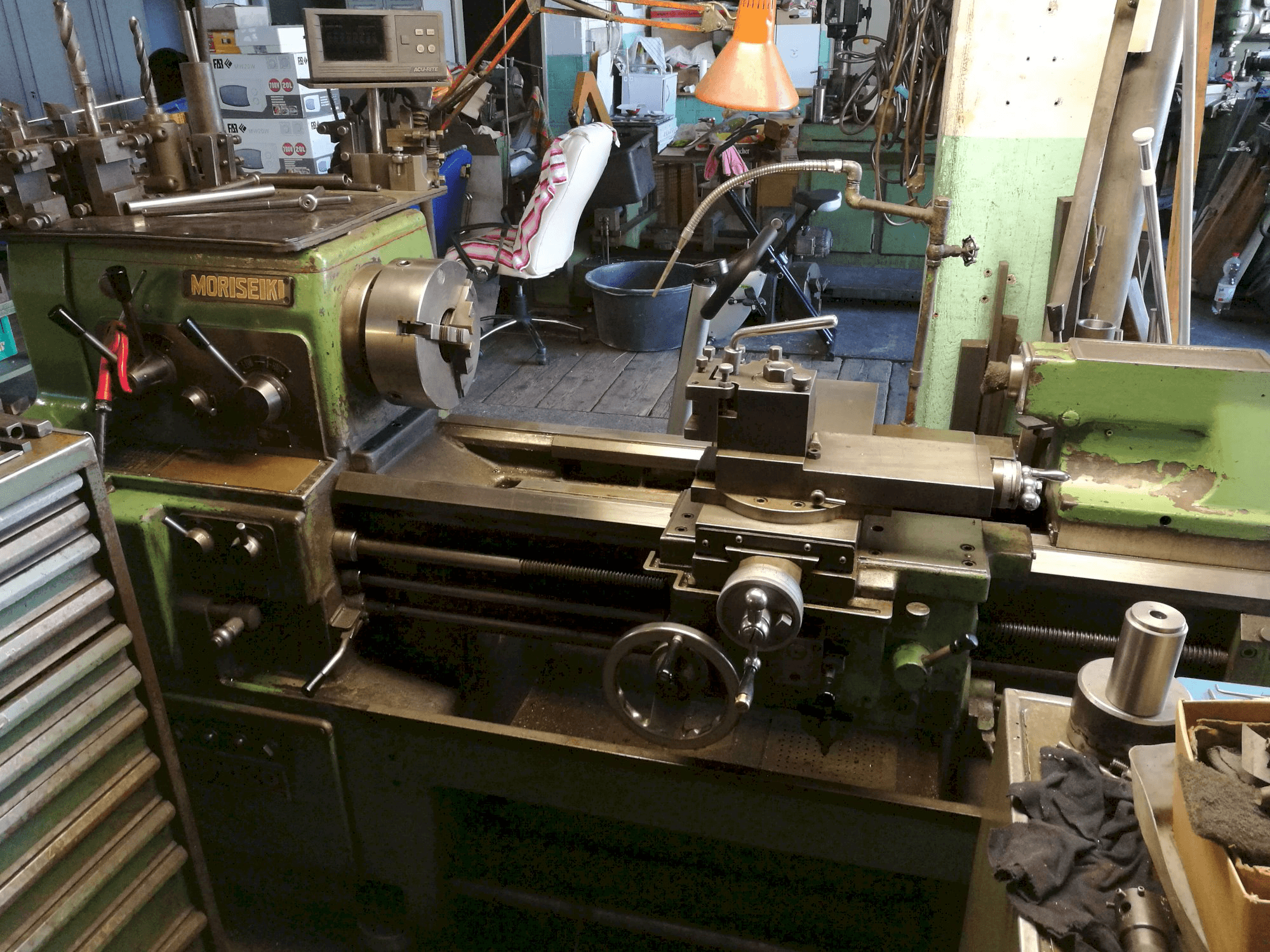 Vista frontal de la máquina MORI SEIKI MS 850