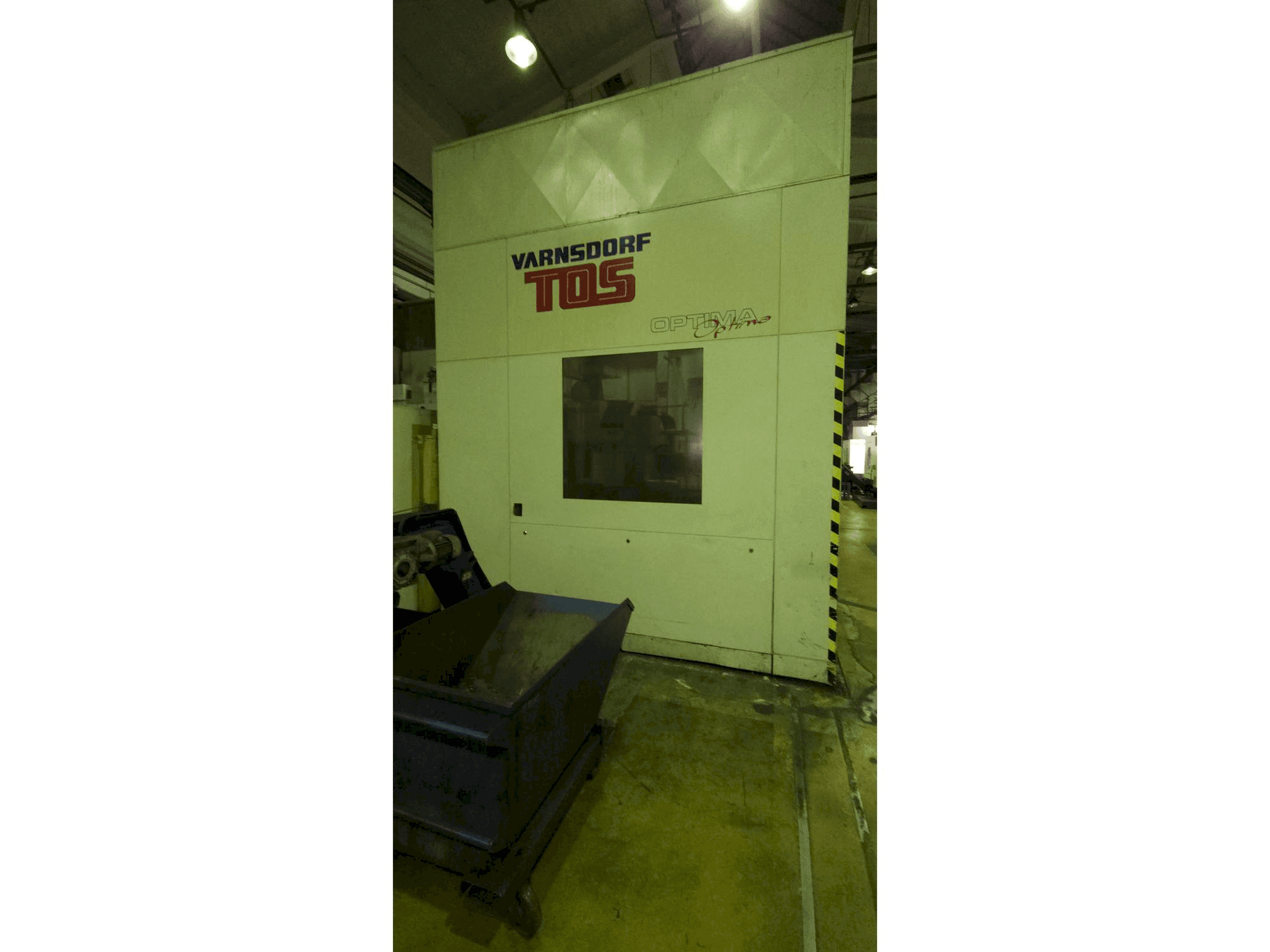 Vista frontal de la máquina TOS Optima