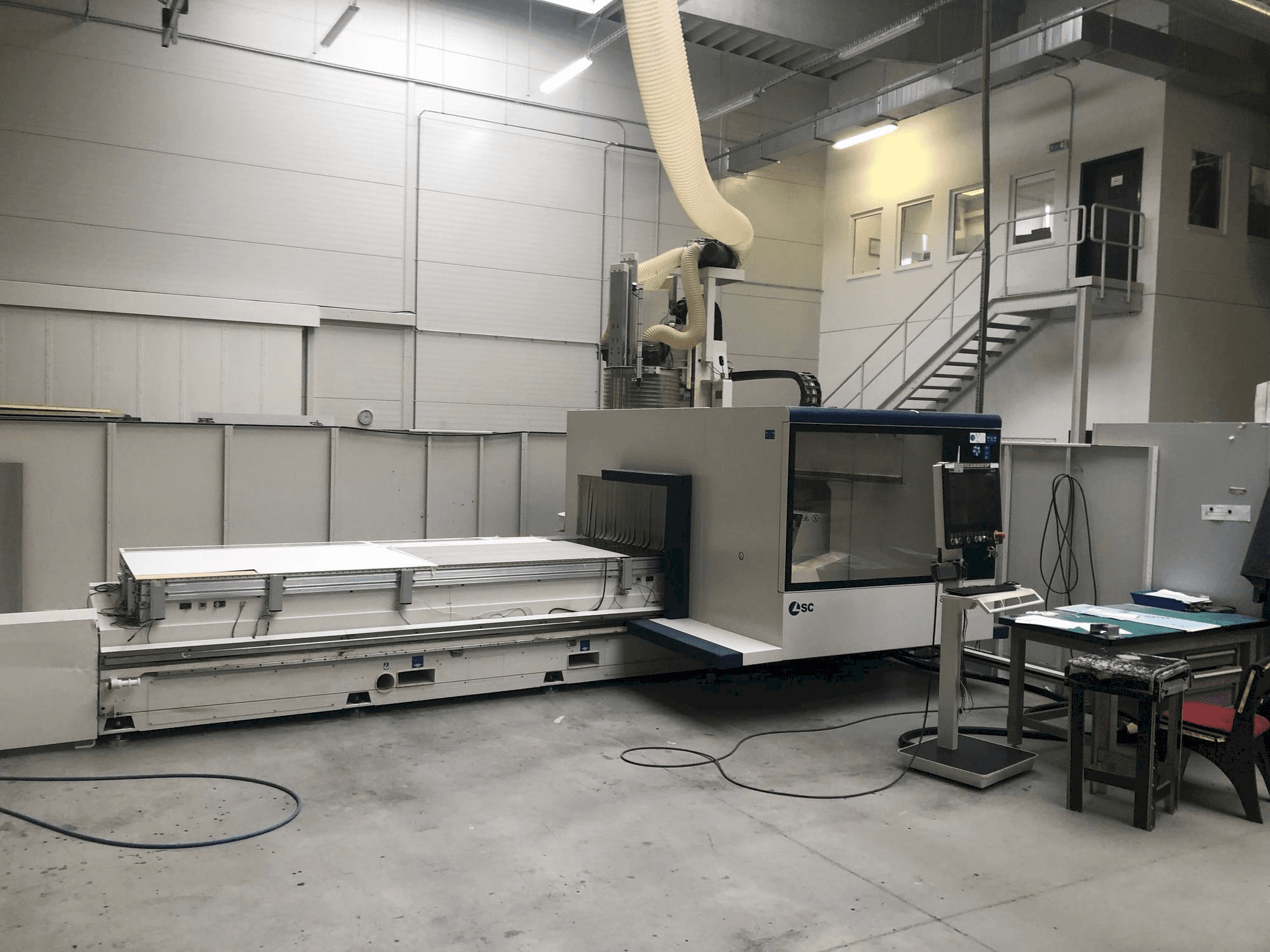 Vista frontal de la máquina SCM ACCORD 50 FX-M