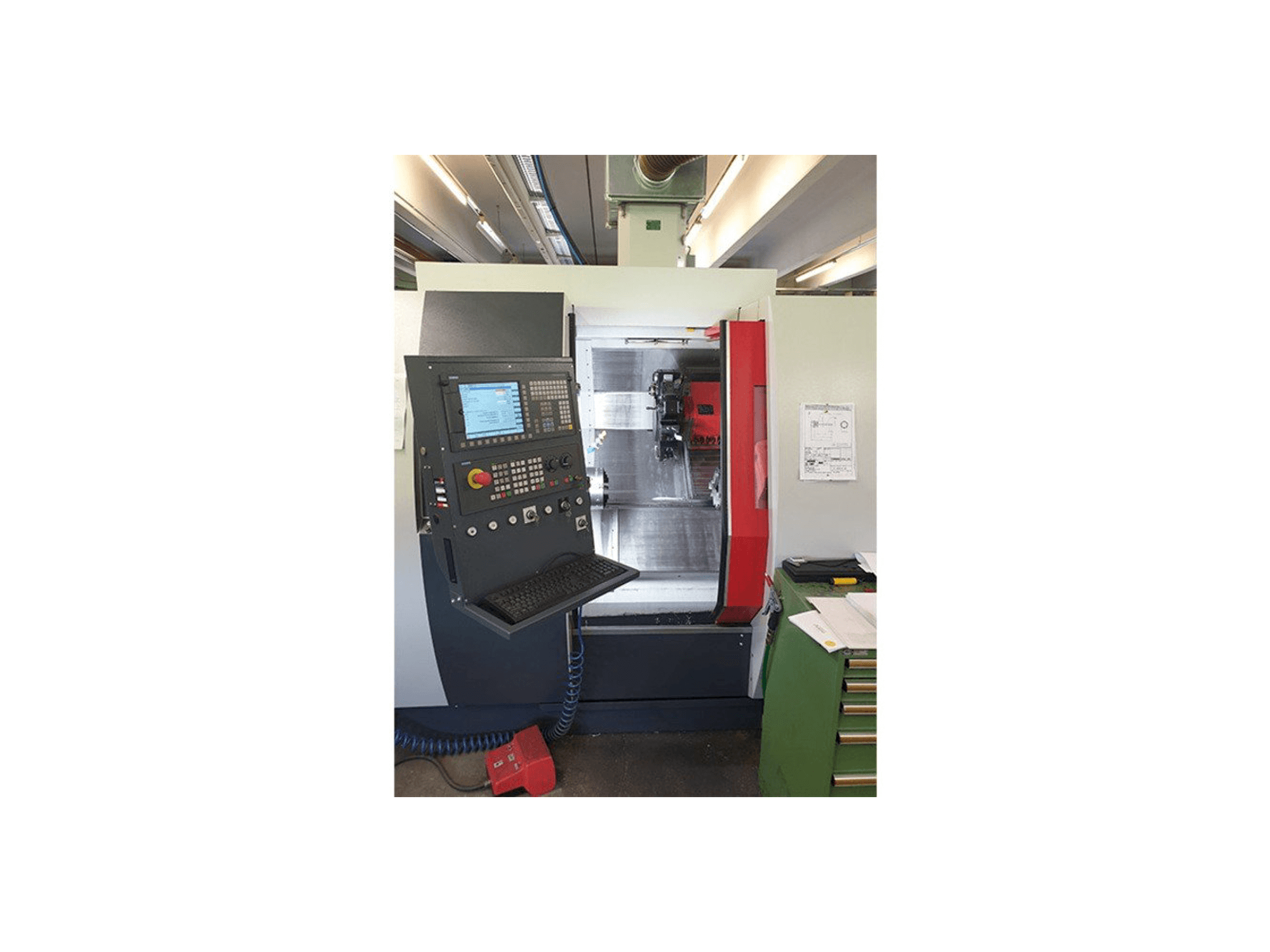 Vista frontal de la máquina EMCO Turn E 65