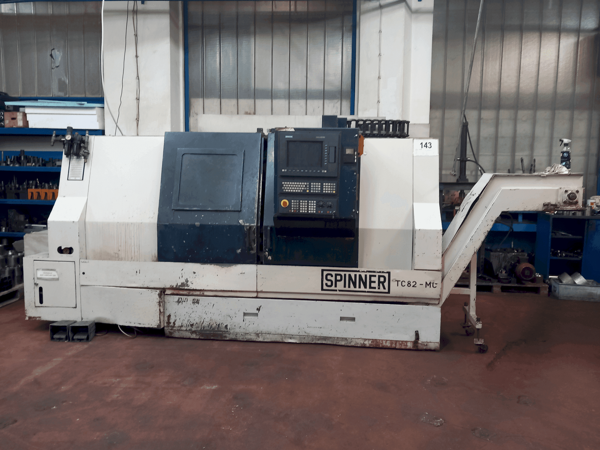 Vista frontal de la máquina SPINNER TC 82 -MC