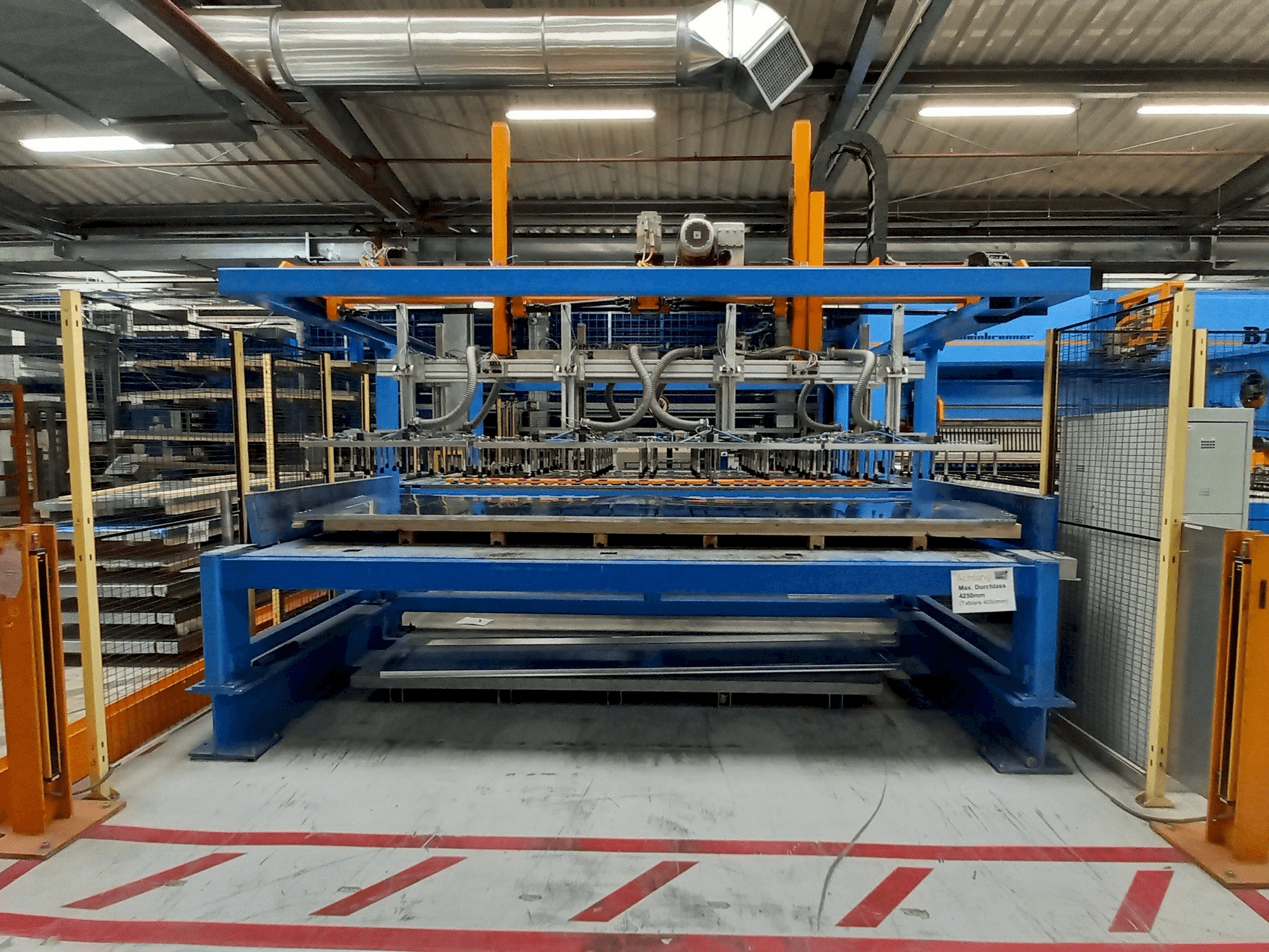 Vista frontal de la máquina Weinbrenner B 12