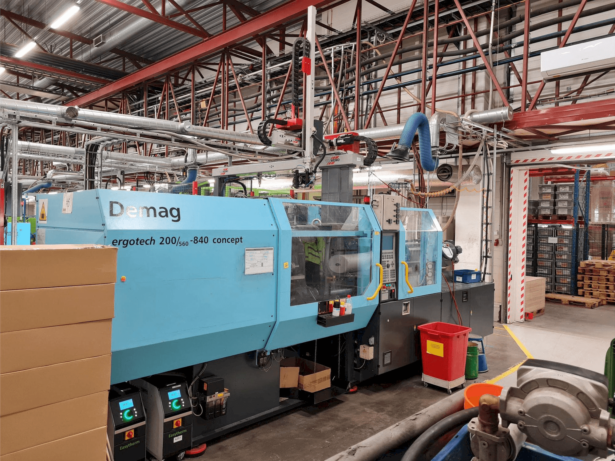 Vista frontal de la máquina DEMAG Ergotech 200/560-840 concept