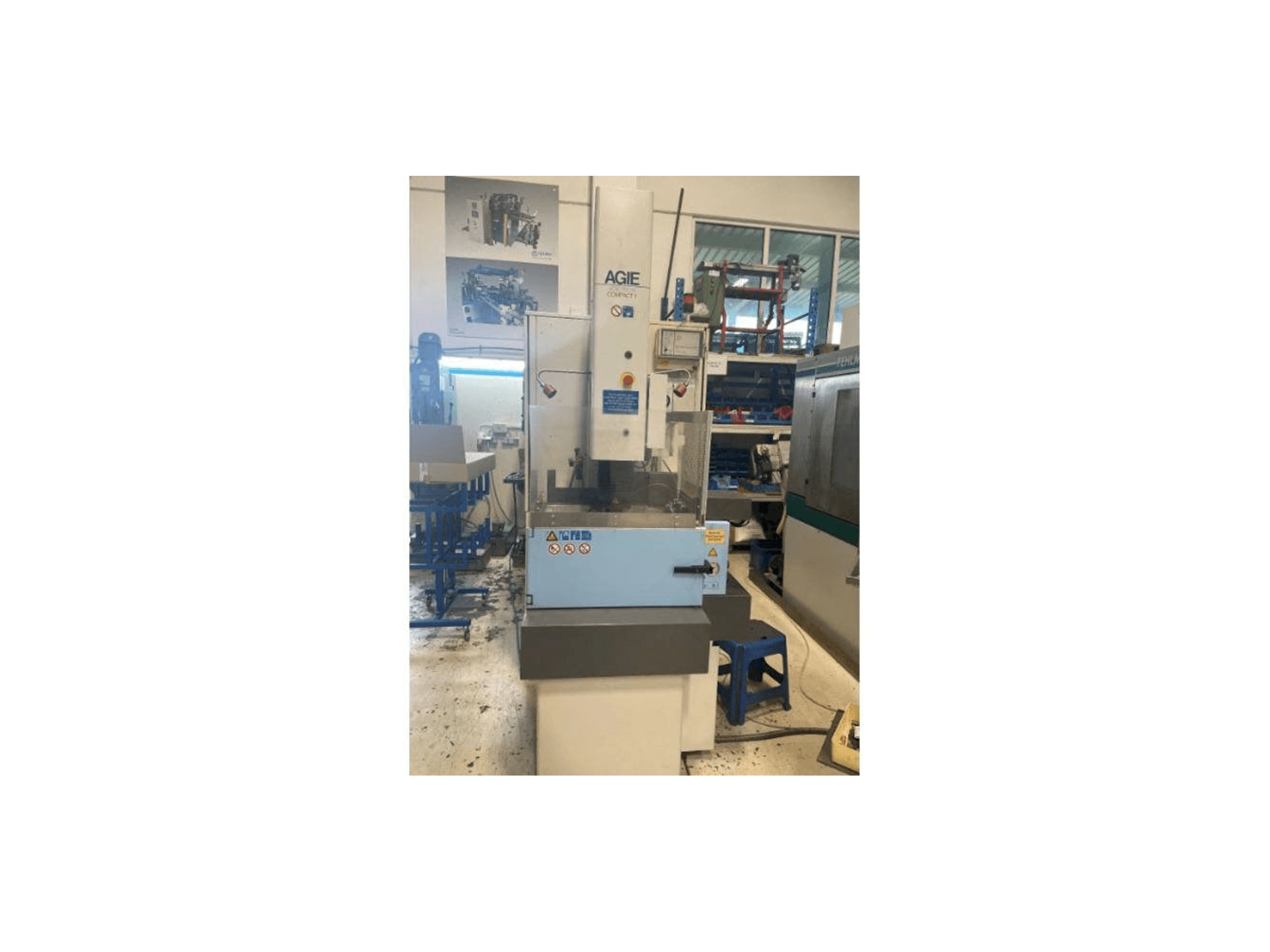 Vista frontal de la máquina AGIE Agietron Compact 1