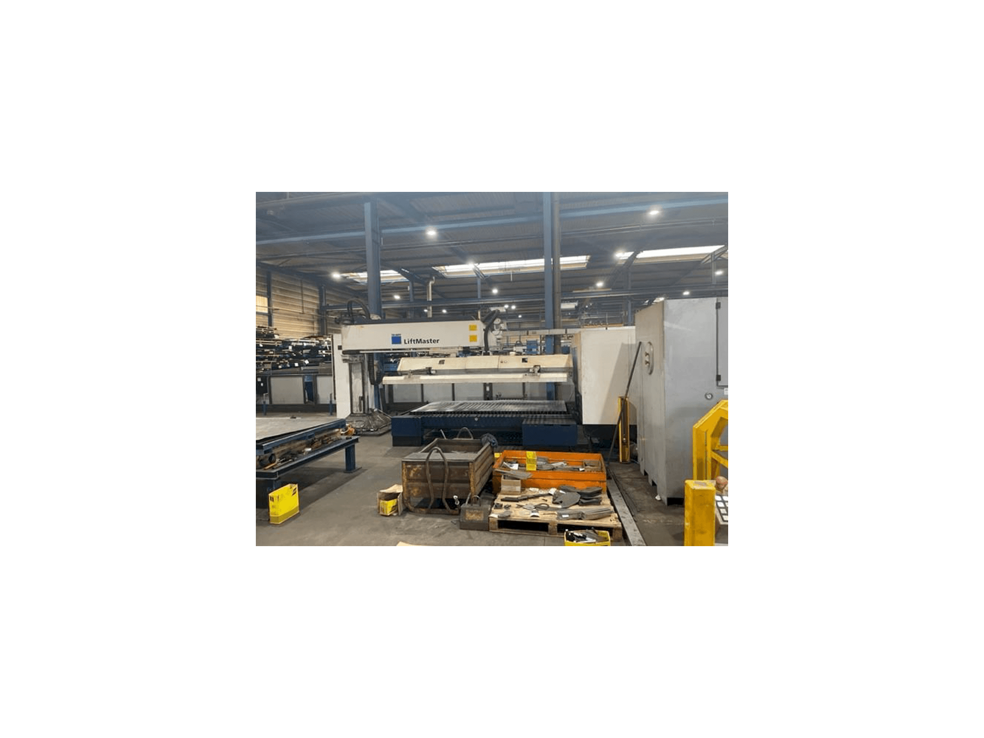 Vista frontal de la máquina Trumpf Trulaser 3030