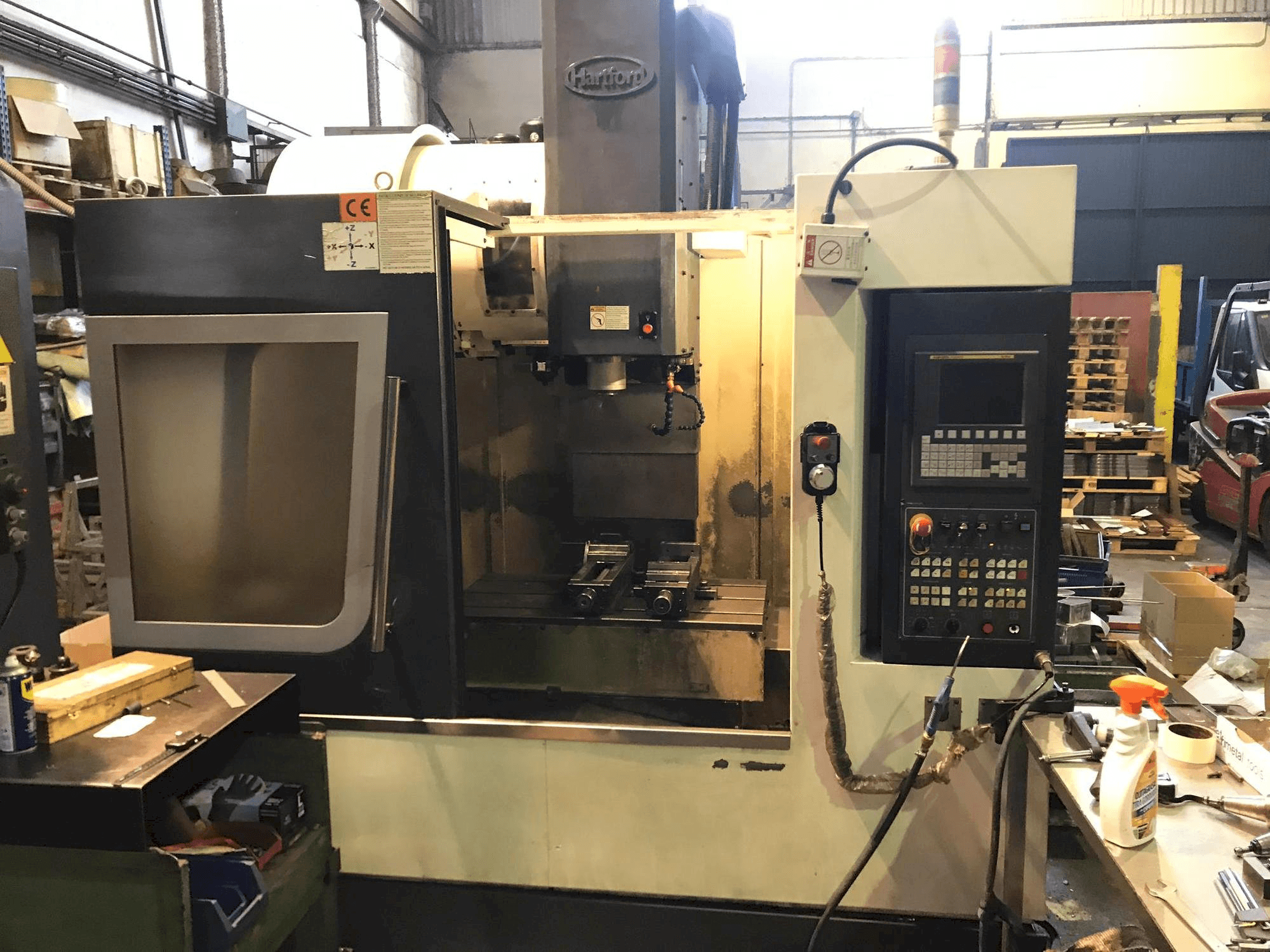 Vista frontal de la máquina Hartford LG-800