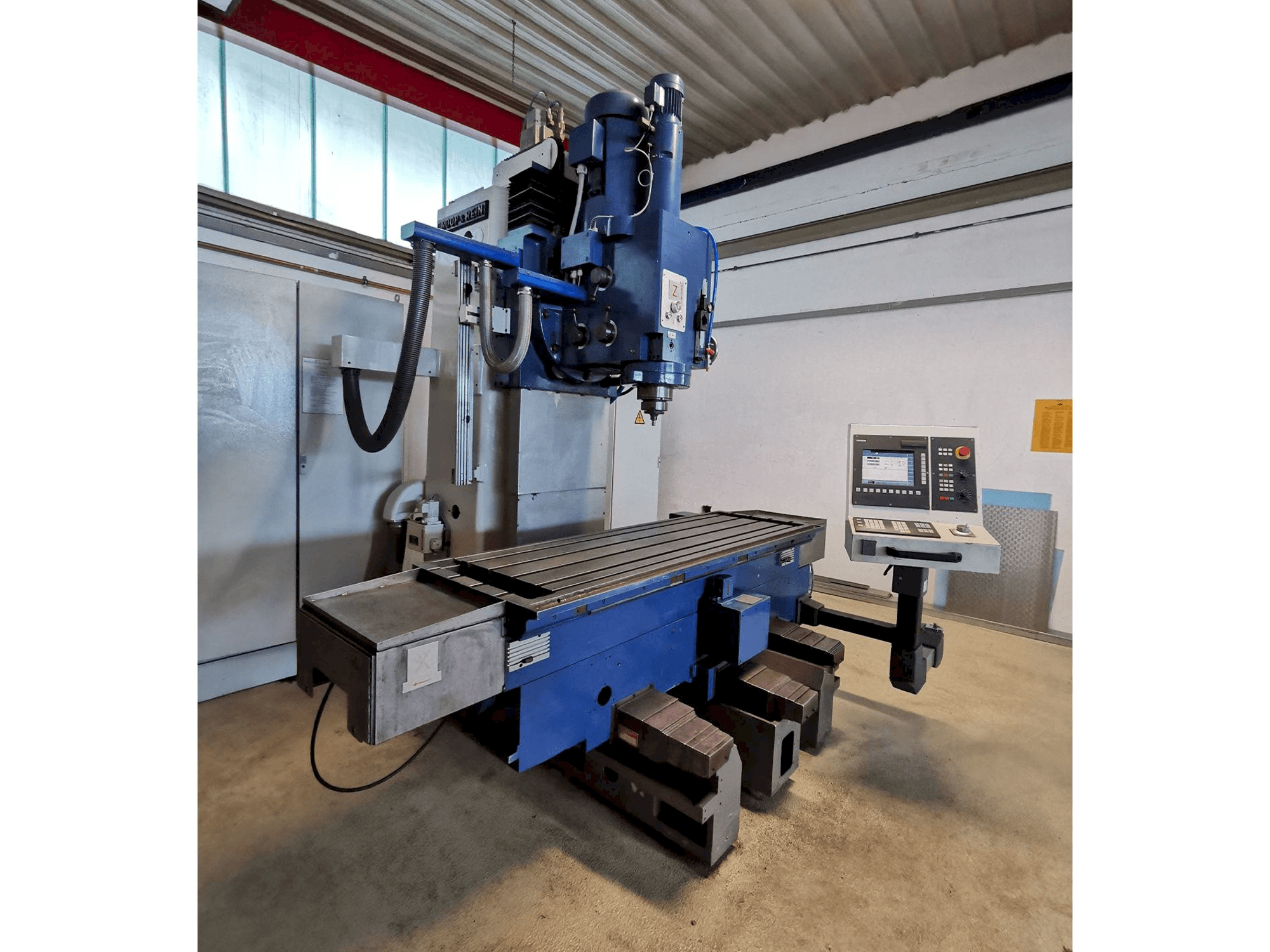 Vista frontal de la máquina Droop & Rein FS 100 ke