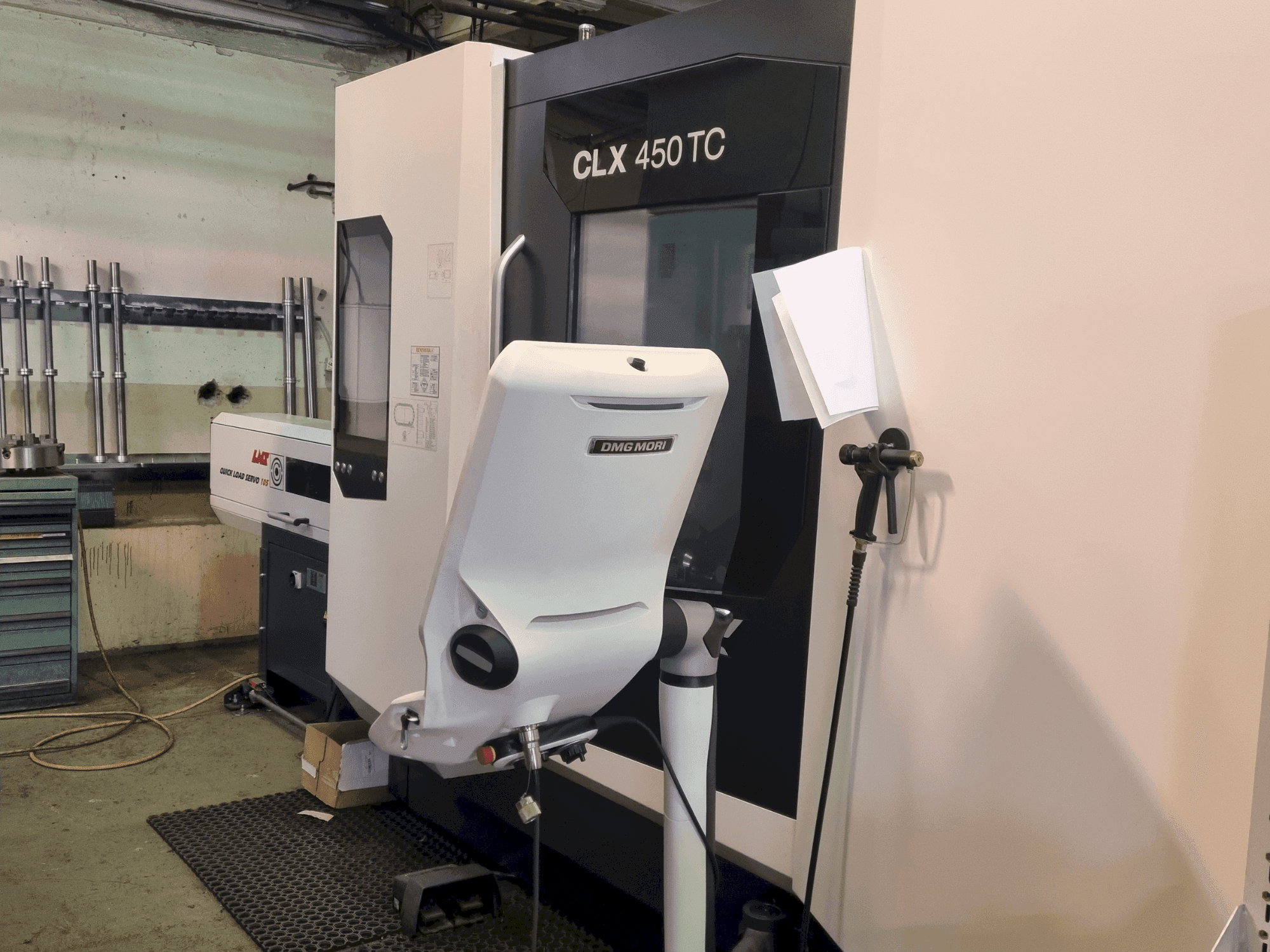 Vista frontal de la máquina DMG MORI CLX 450 TC