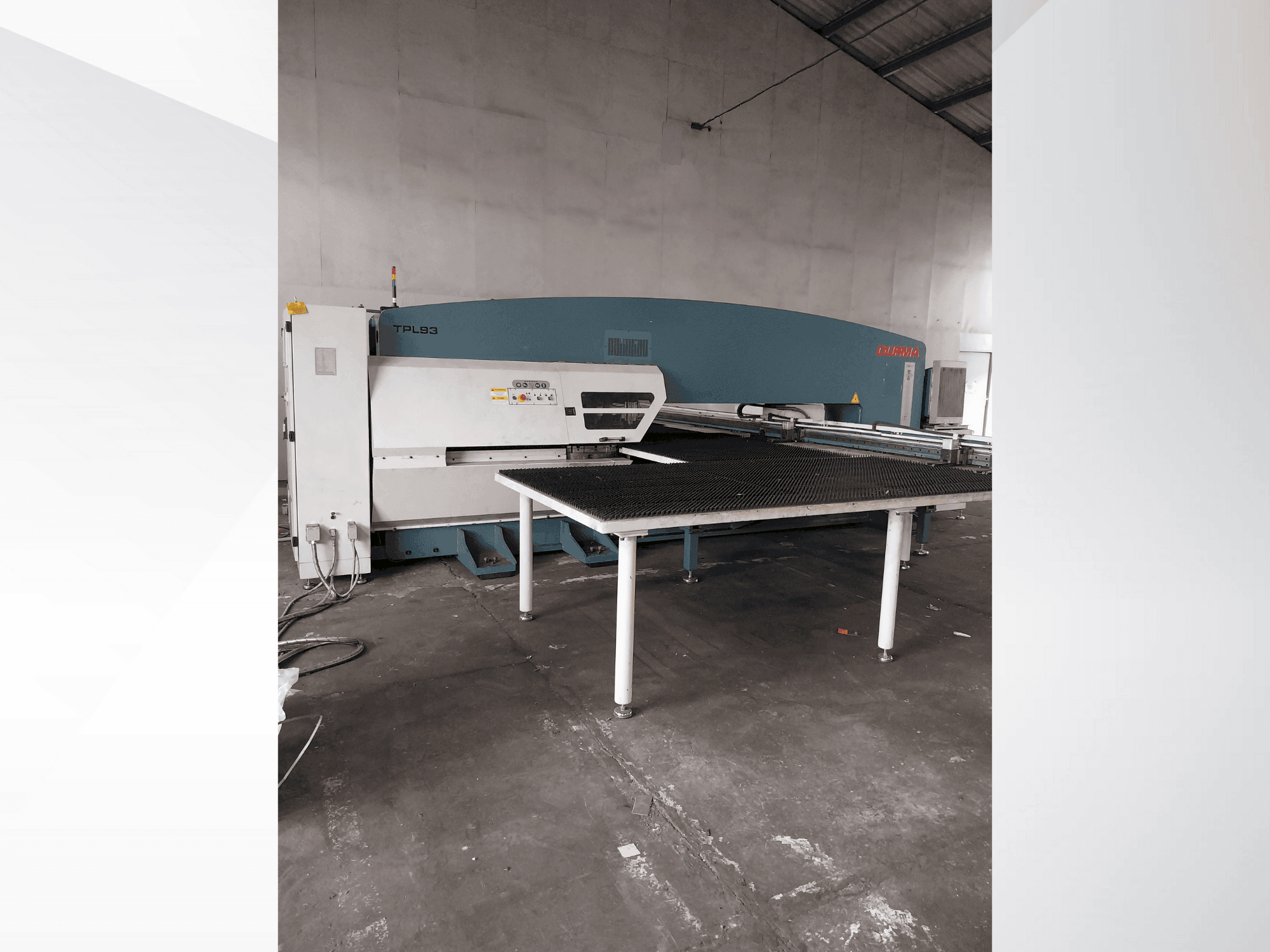 Vista frontal de la máquina Durma TPL93