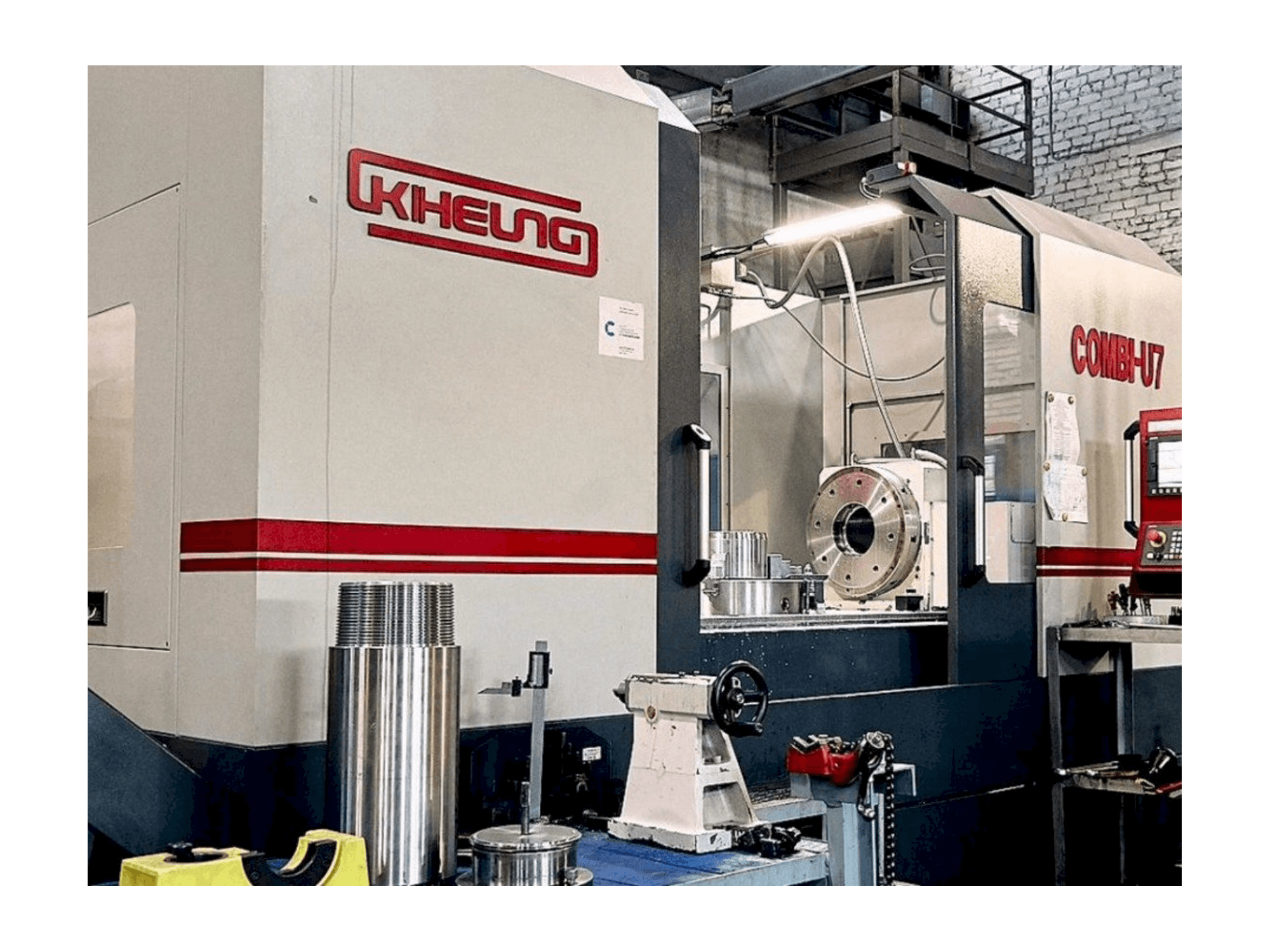 Vista frontal de la máquina KIHEUNG COMBI-U7