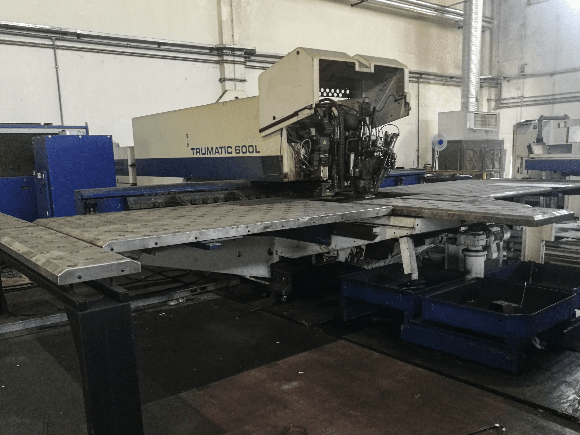 Vista izquierda de la máquina Trumpf Trumatic 600L