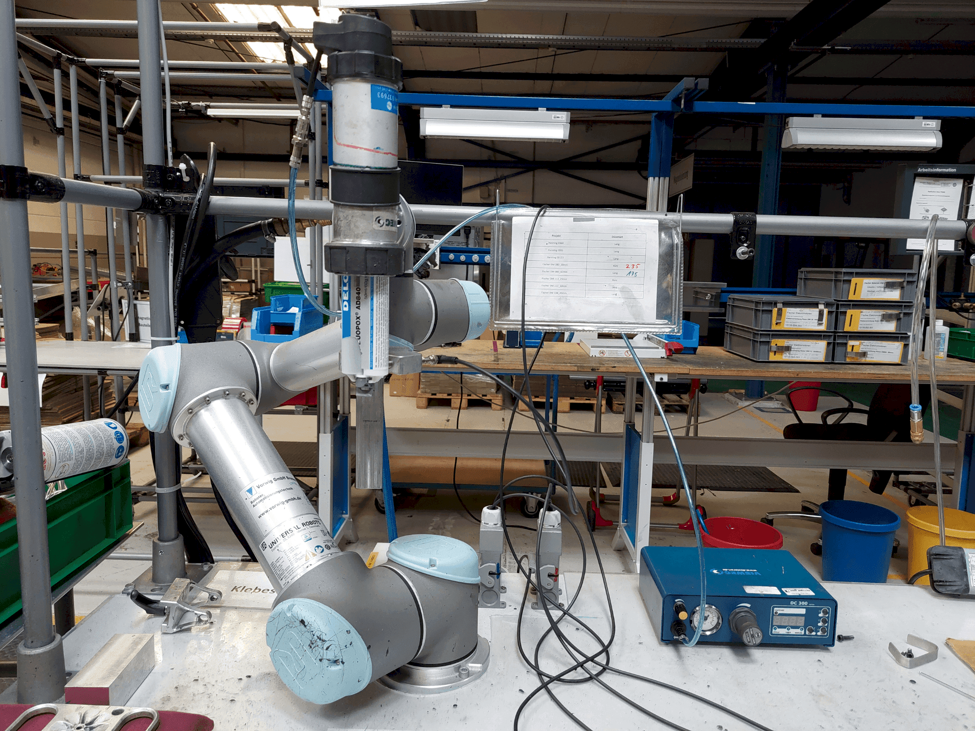 Vista frontal de la máquina Universal Robots UR5