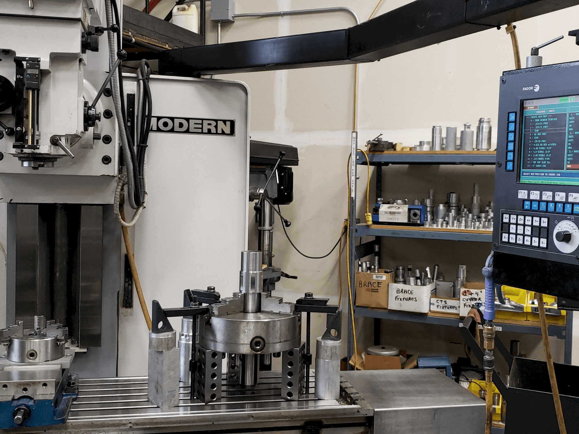 Vista frontal de la máquina Modern MB 20