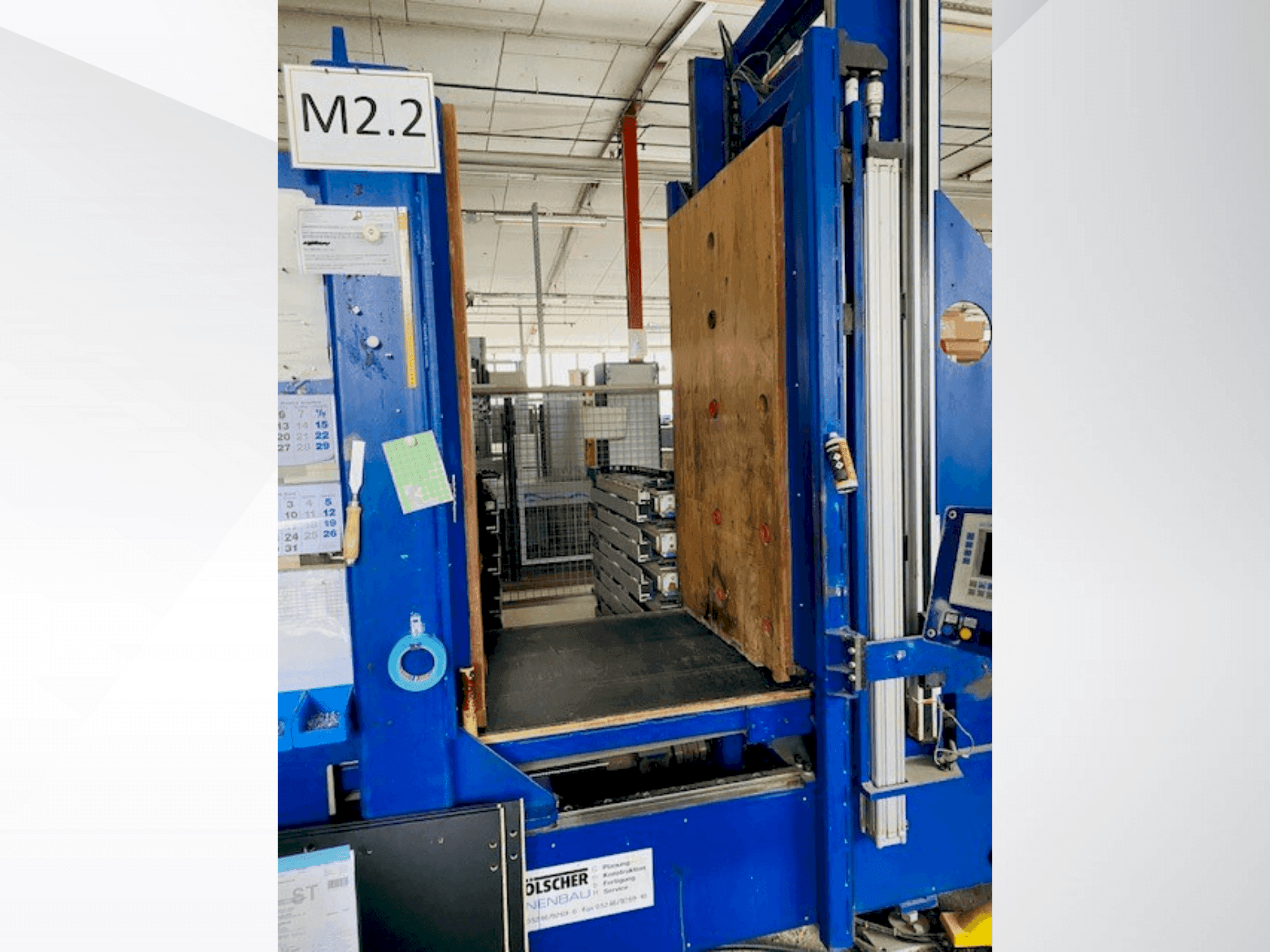 Vista frontal de la máquina Hüttenhölscher Body Press