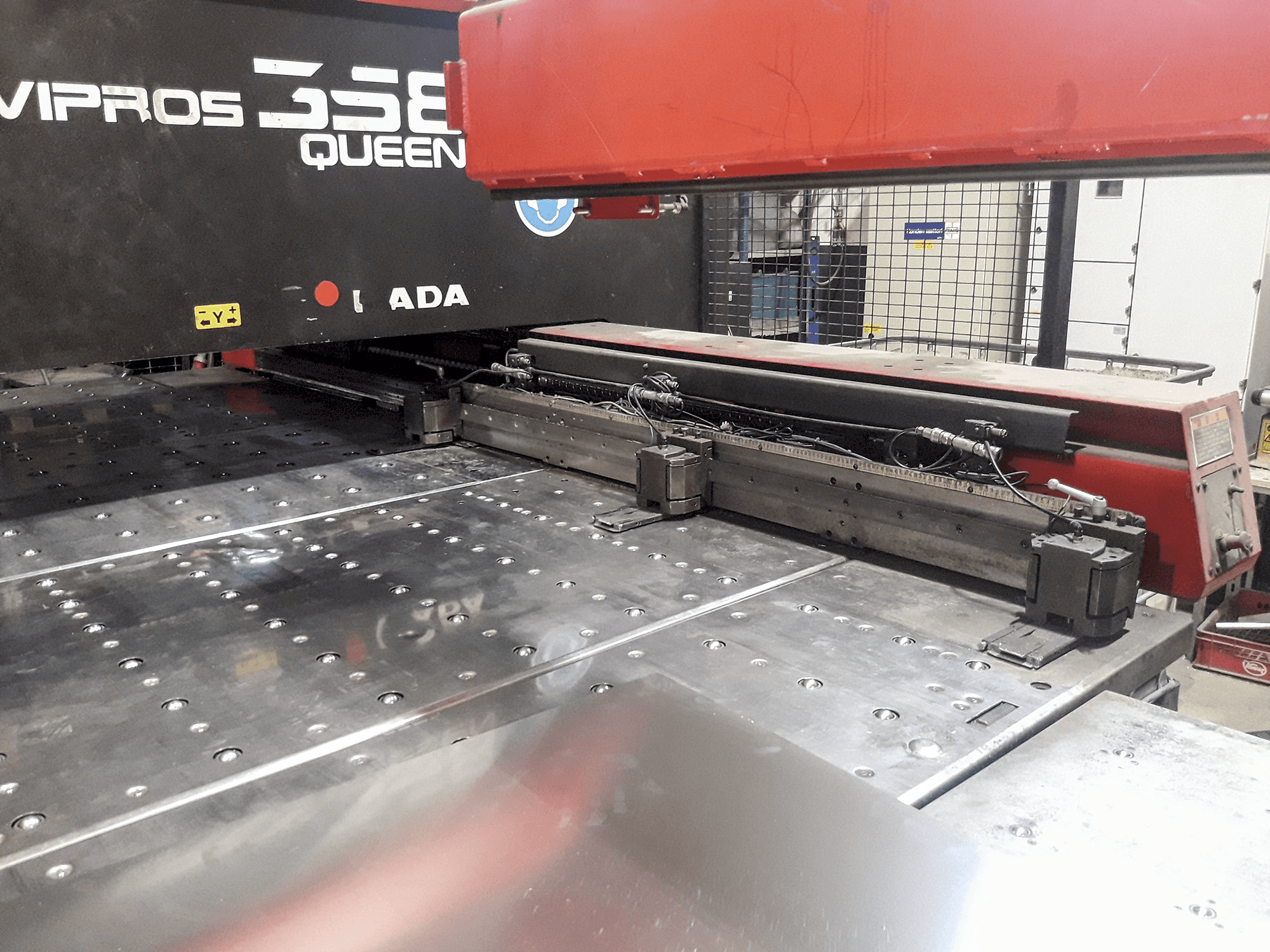 Espacio de trabajo de la máquina AMADA 358 Vipros QUEEN