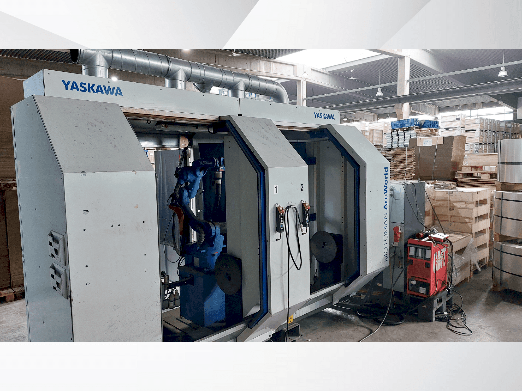 Vista frontal de la máquina Yaskawa Motoman ArcWorld