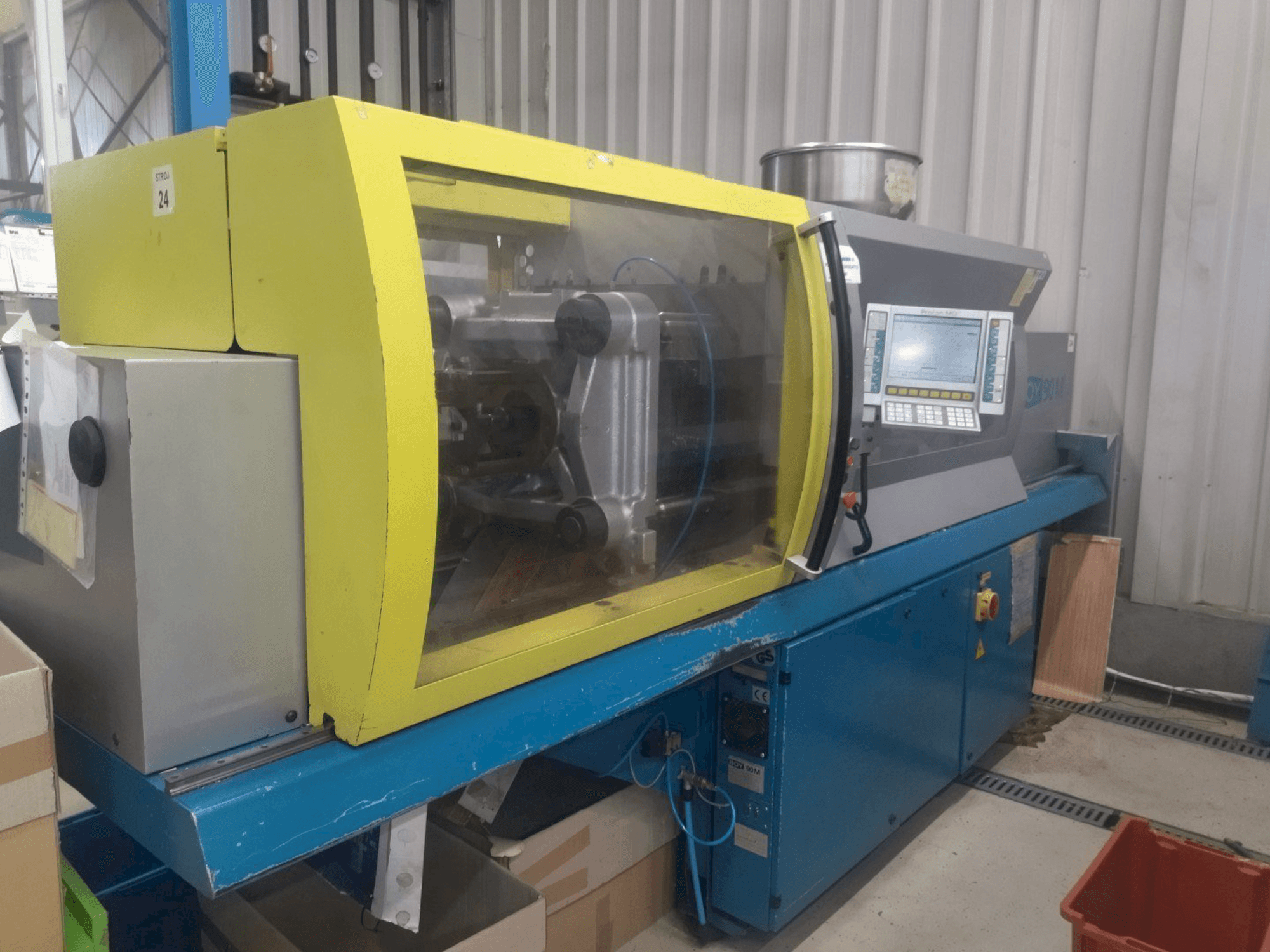 Vista frontal de la máquina BOY 90M