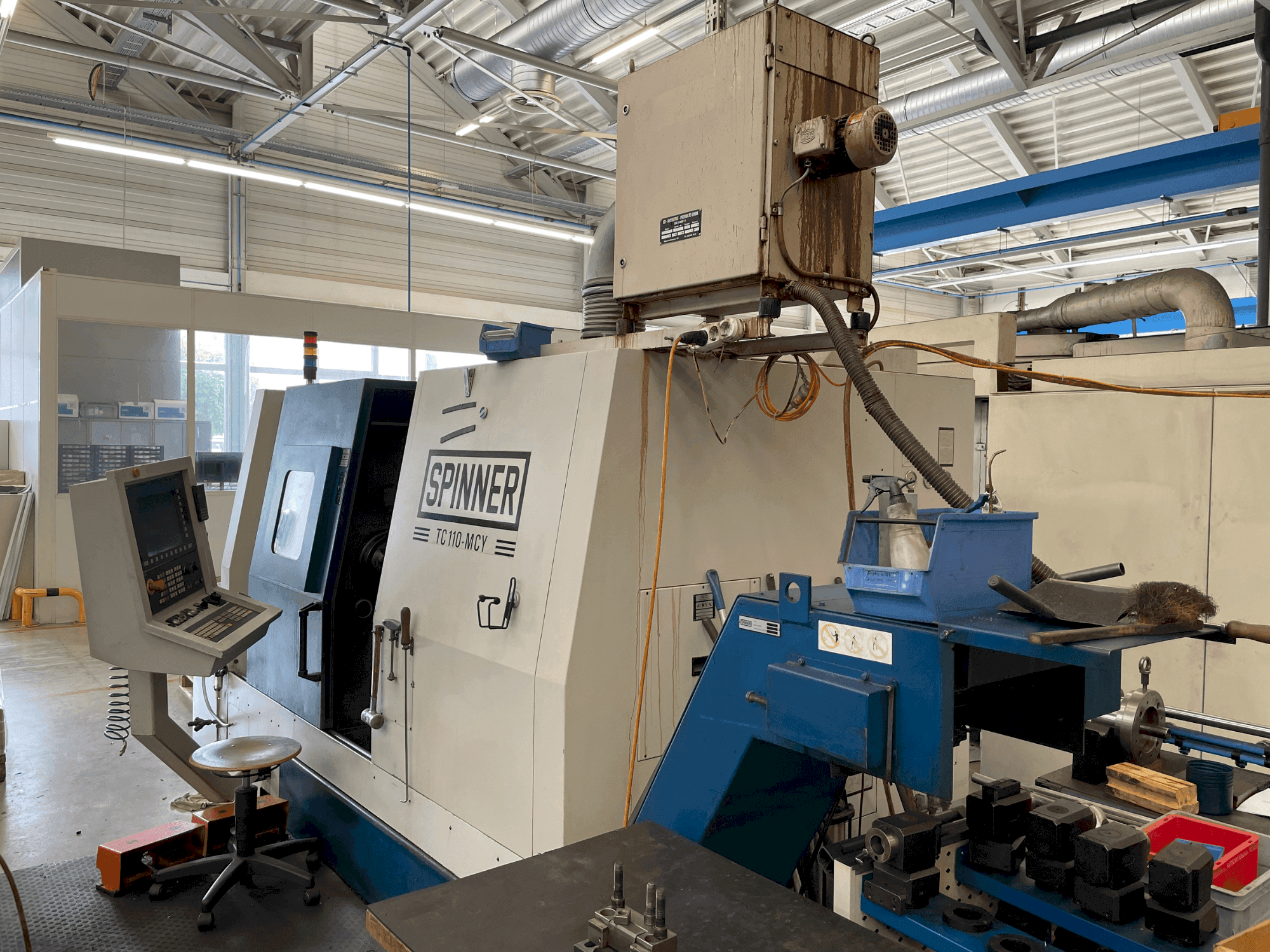 Vista frontal de la máquina SPINNER TC 110