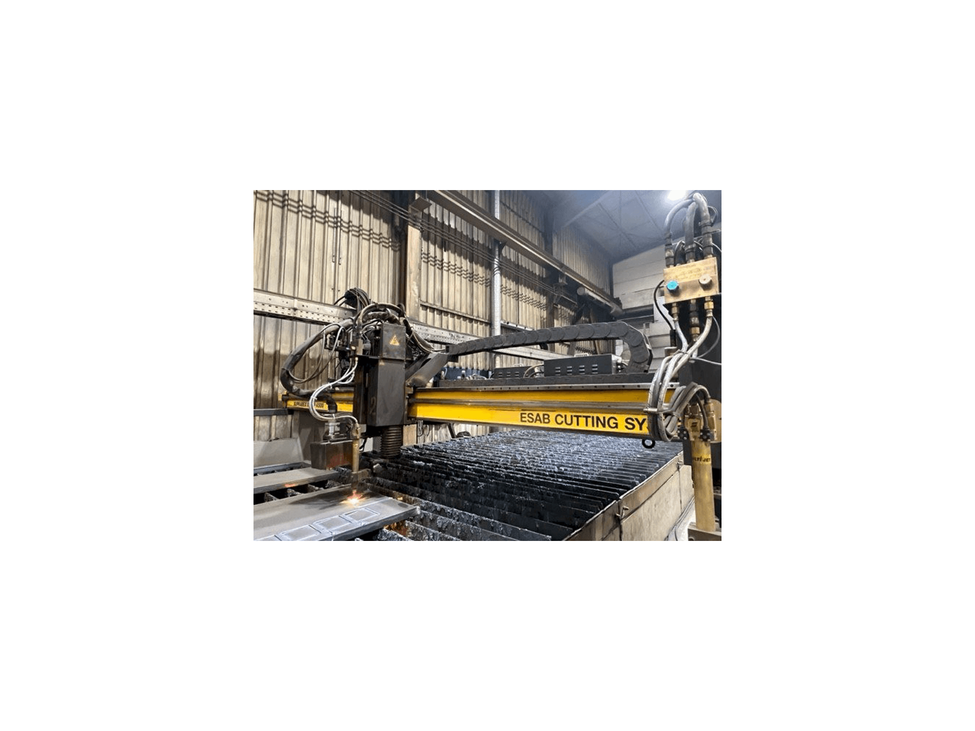 Vista frontal de la máquina ESAB SXE-P14500 SUPRAREX