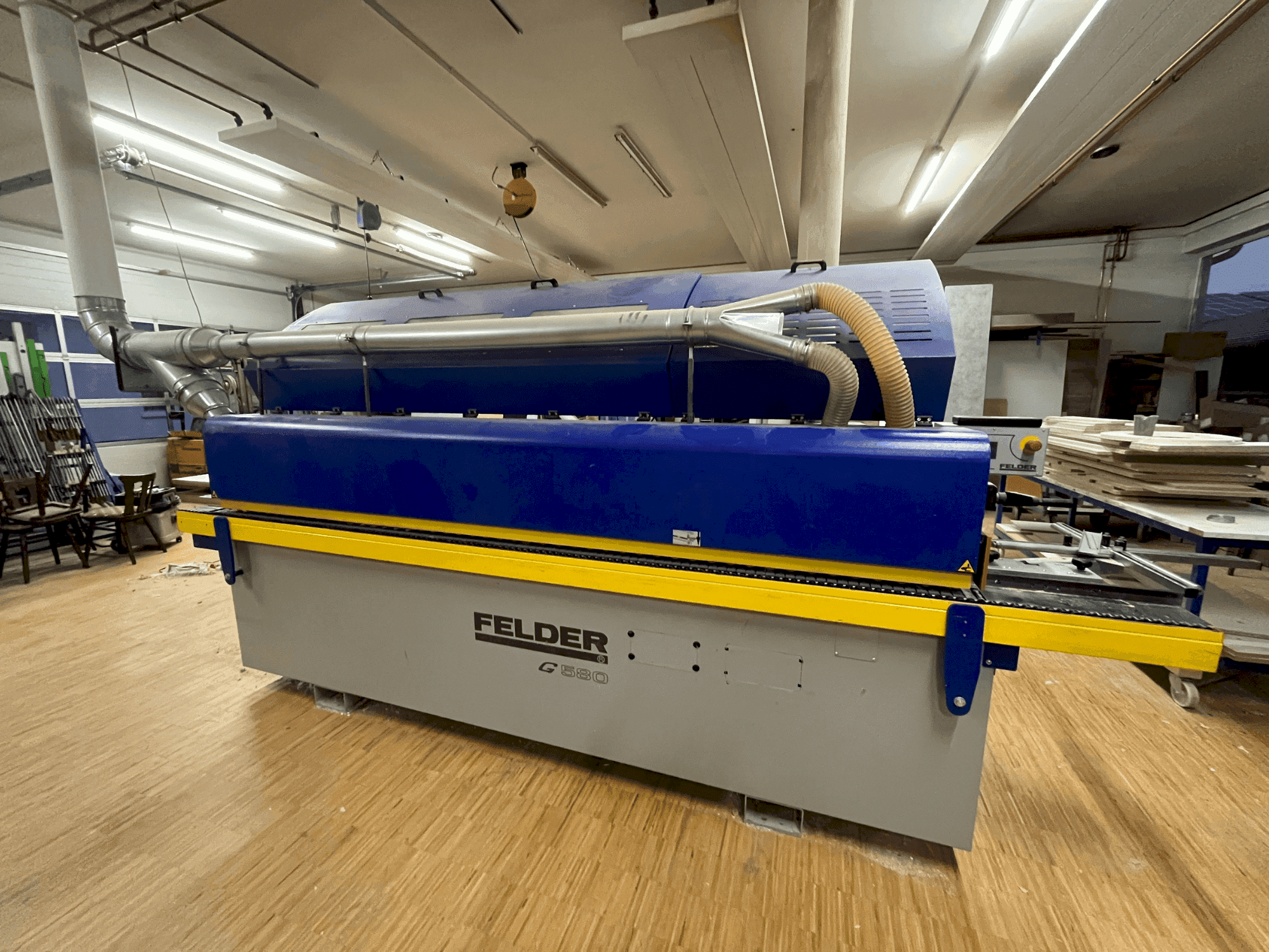 Vista frontal de la máquina FELDER MG580