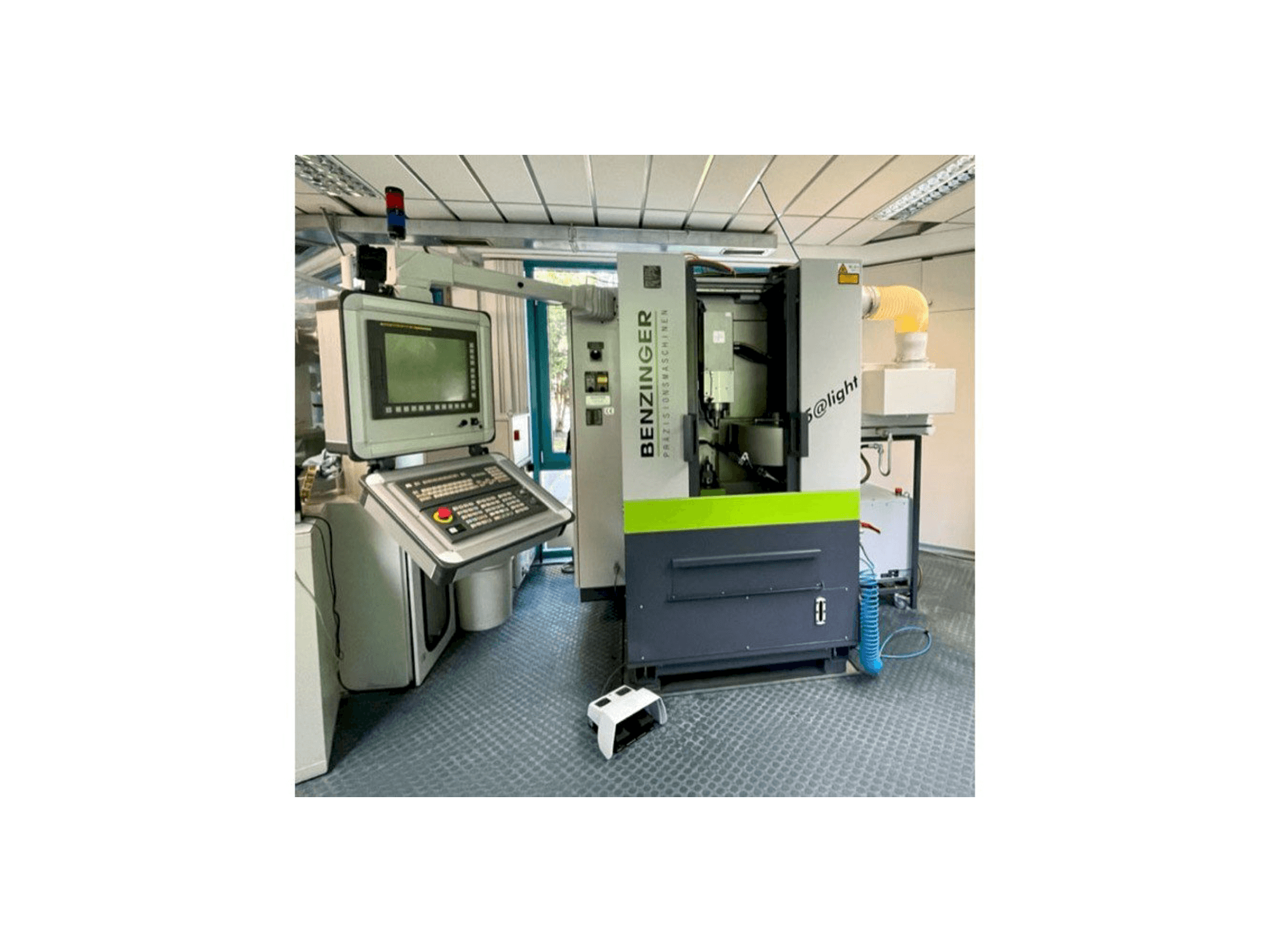 Vista frontal de la máquina Benzinger 5@light