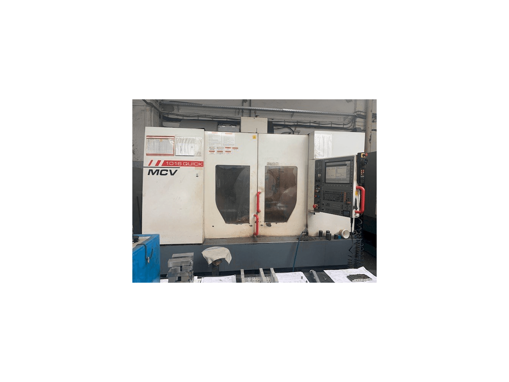 Vista frontal de la máquina KOVOSVIT MAS MCV 1016 Quick