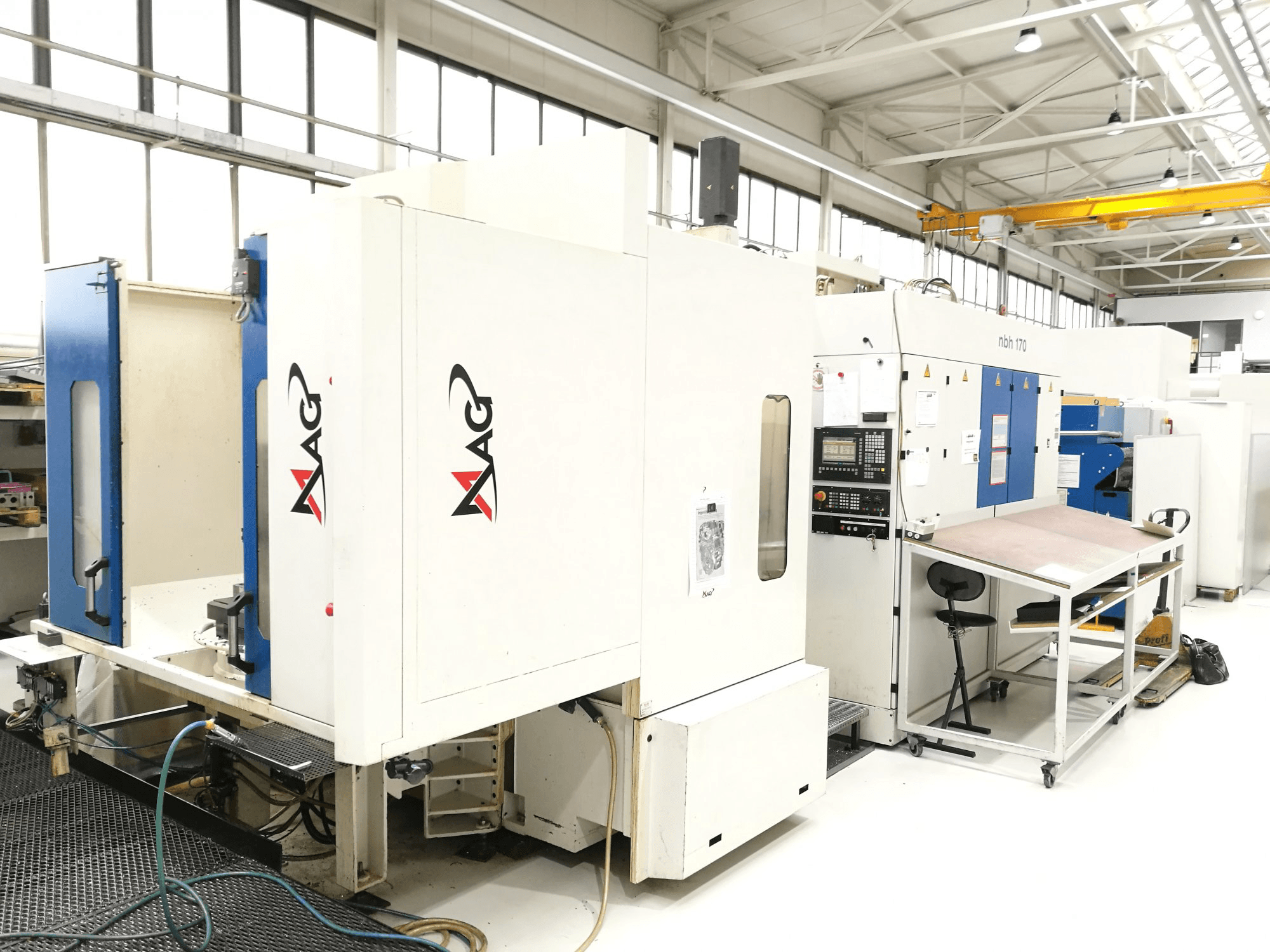 Vista izquierda de la máquina Hueller Hille NBH 170