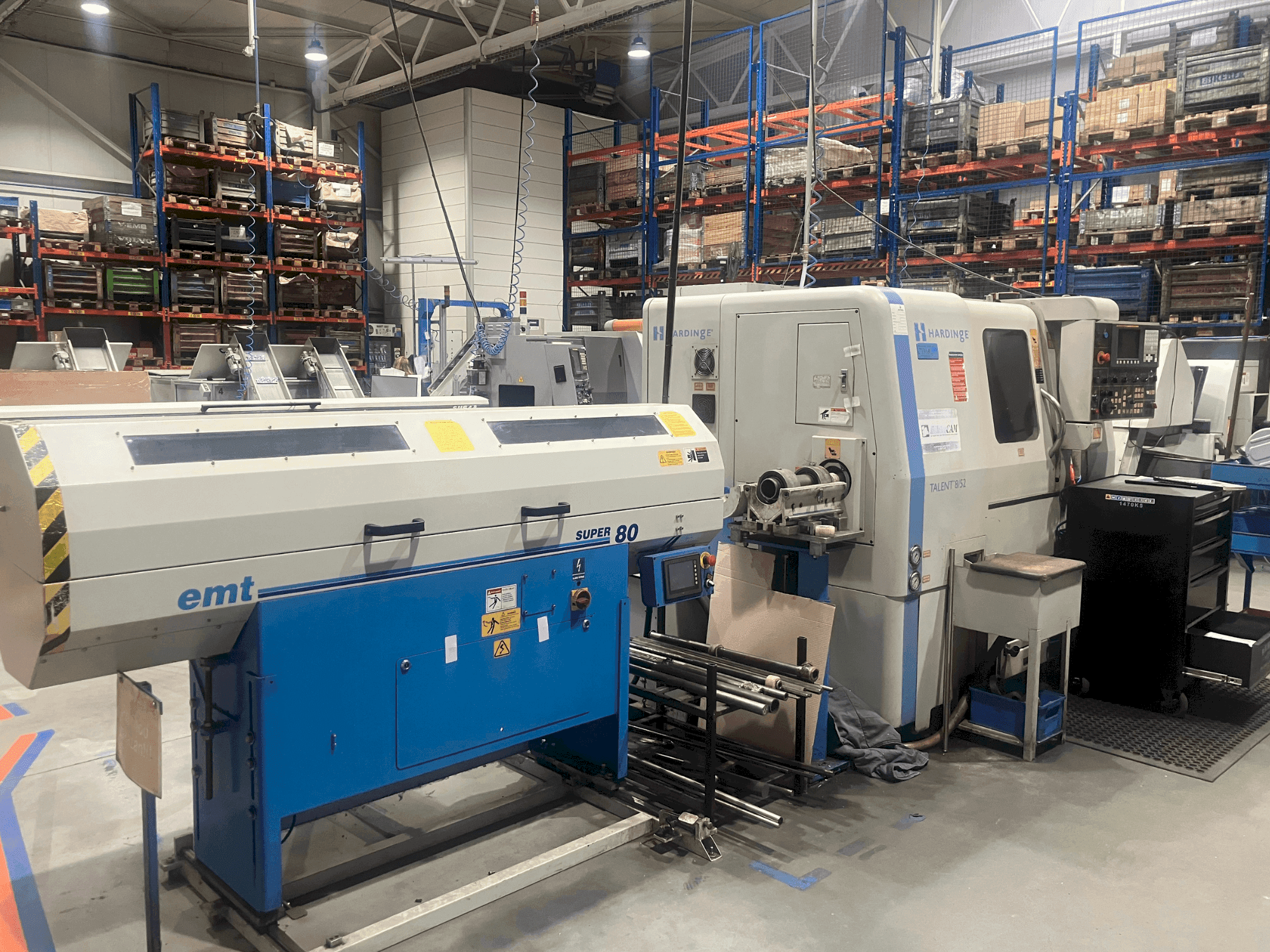 Vista frontal de la máquina HARDINGE Talent 8/52